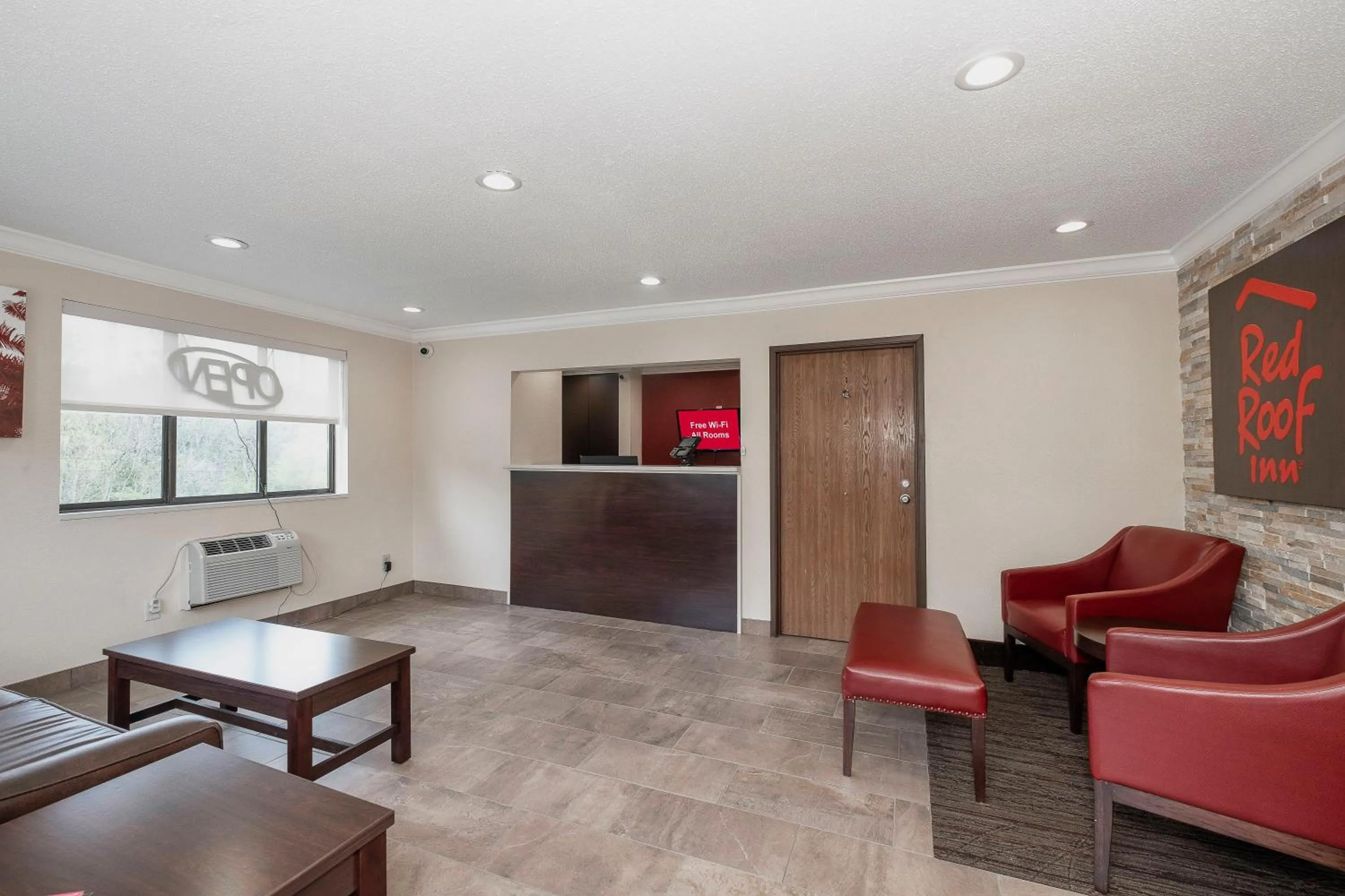 Lobby or reception in Red Roof Inn Bristol