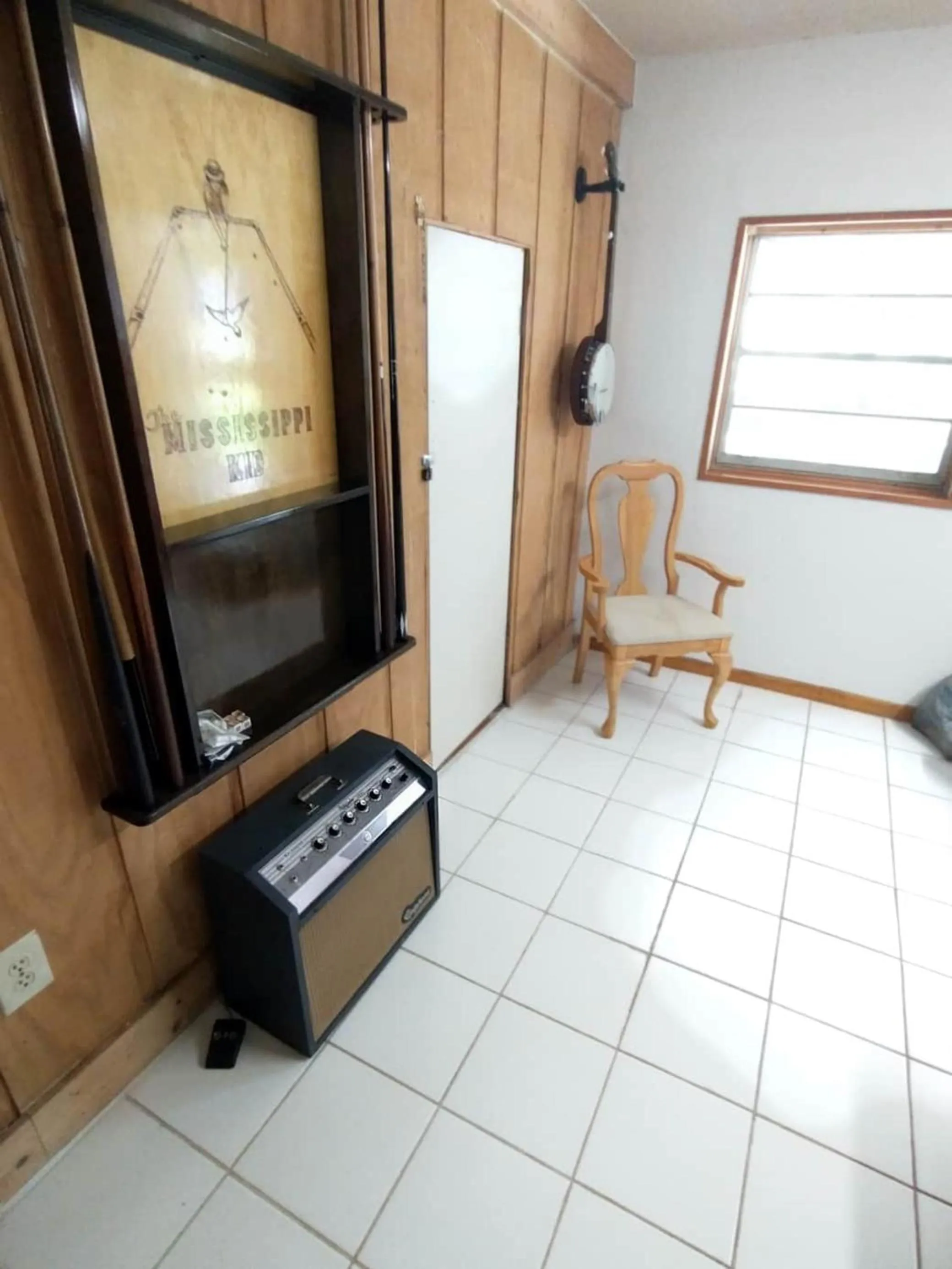 Billiard in The Van Zant House