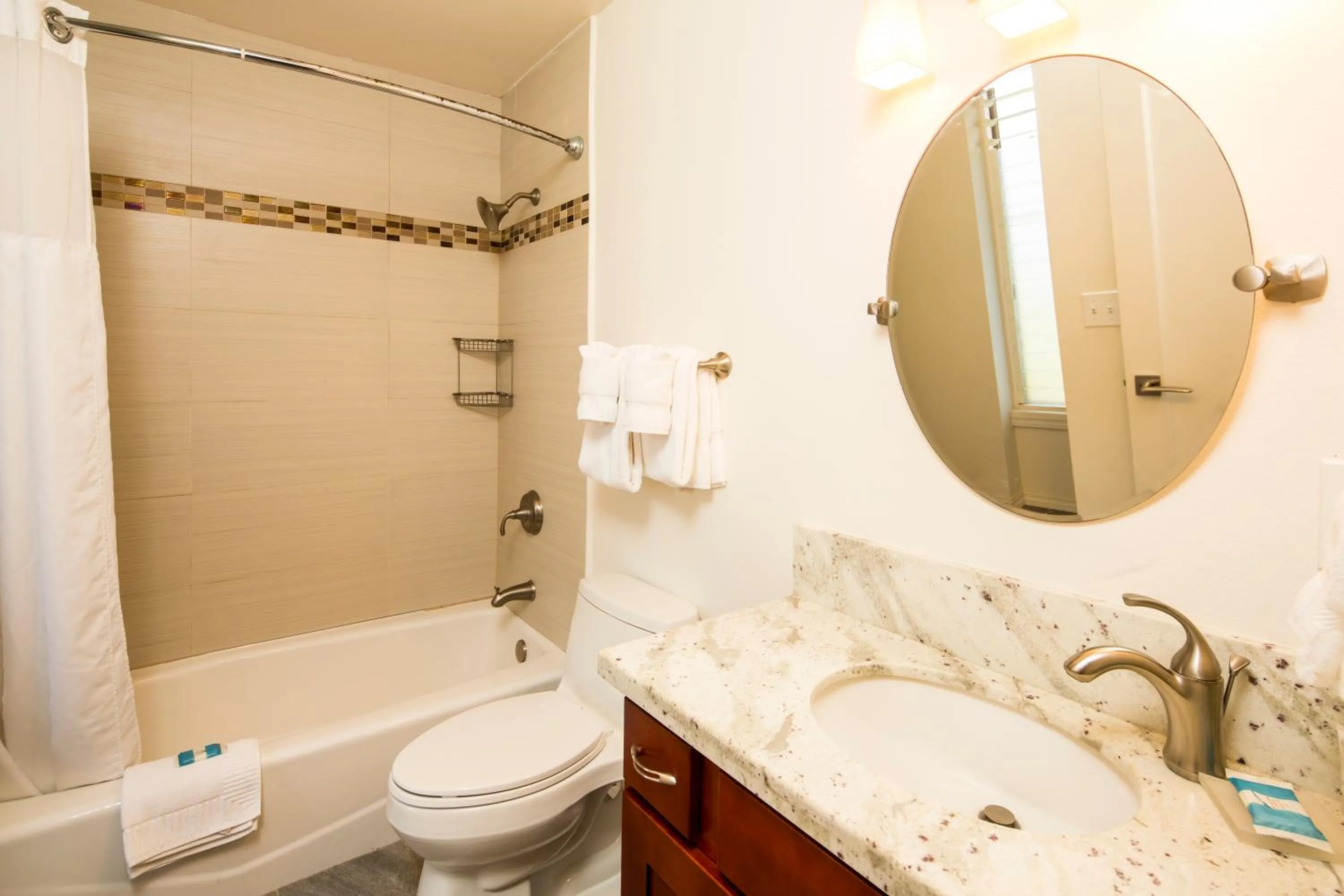 Bathroom in Castle Kauai Kailani