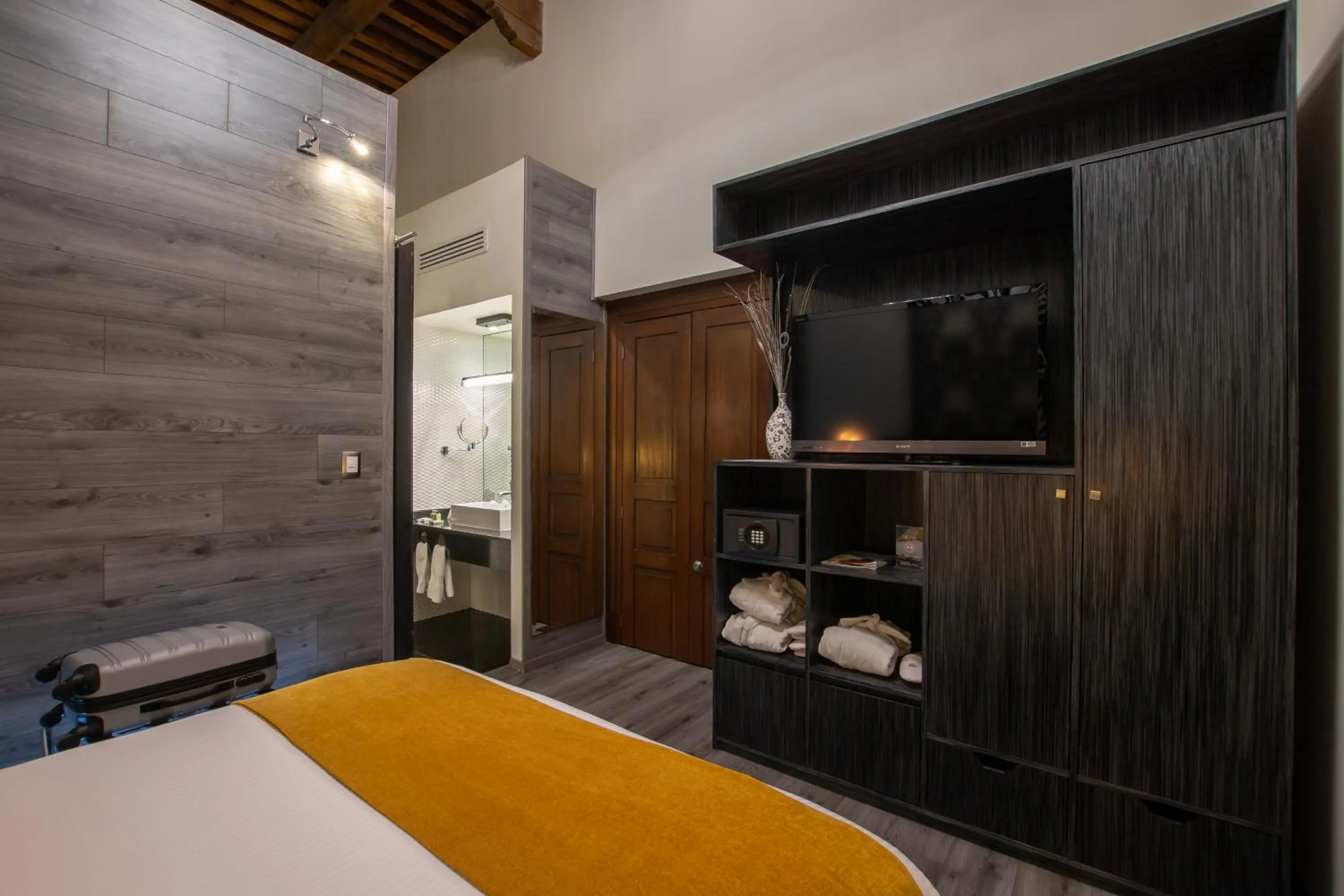 Bed in 1850 Hotel Boutique