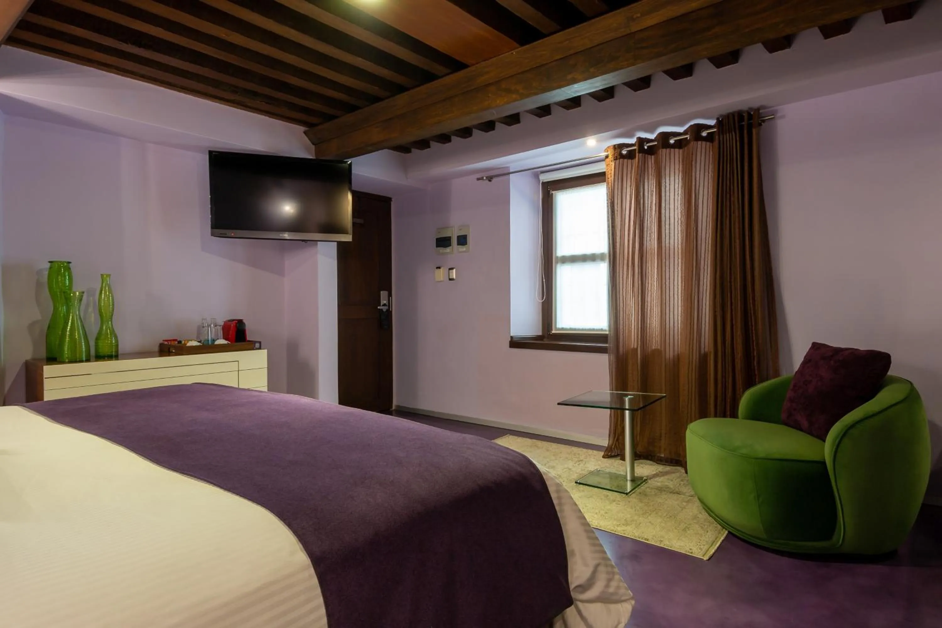 Bed in 1850 Hotel Boutique