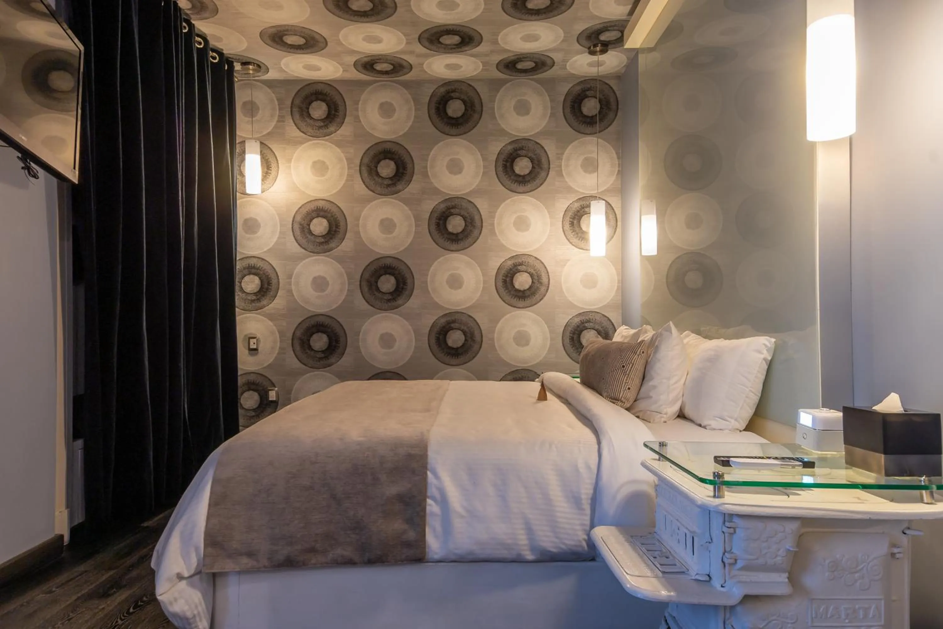 Bed in 1850 Hotel Boutique