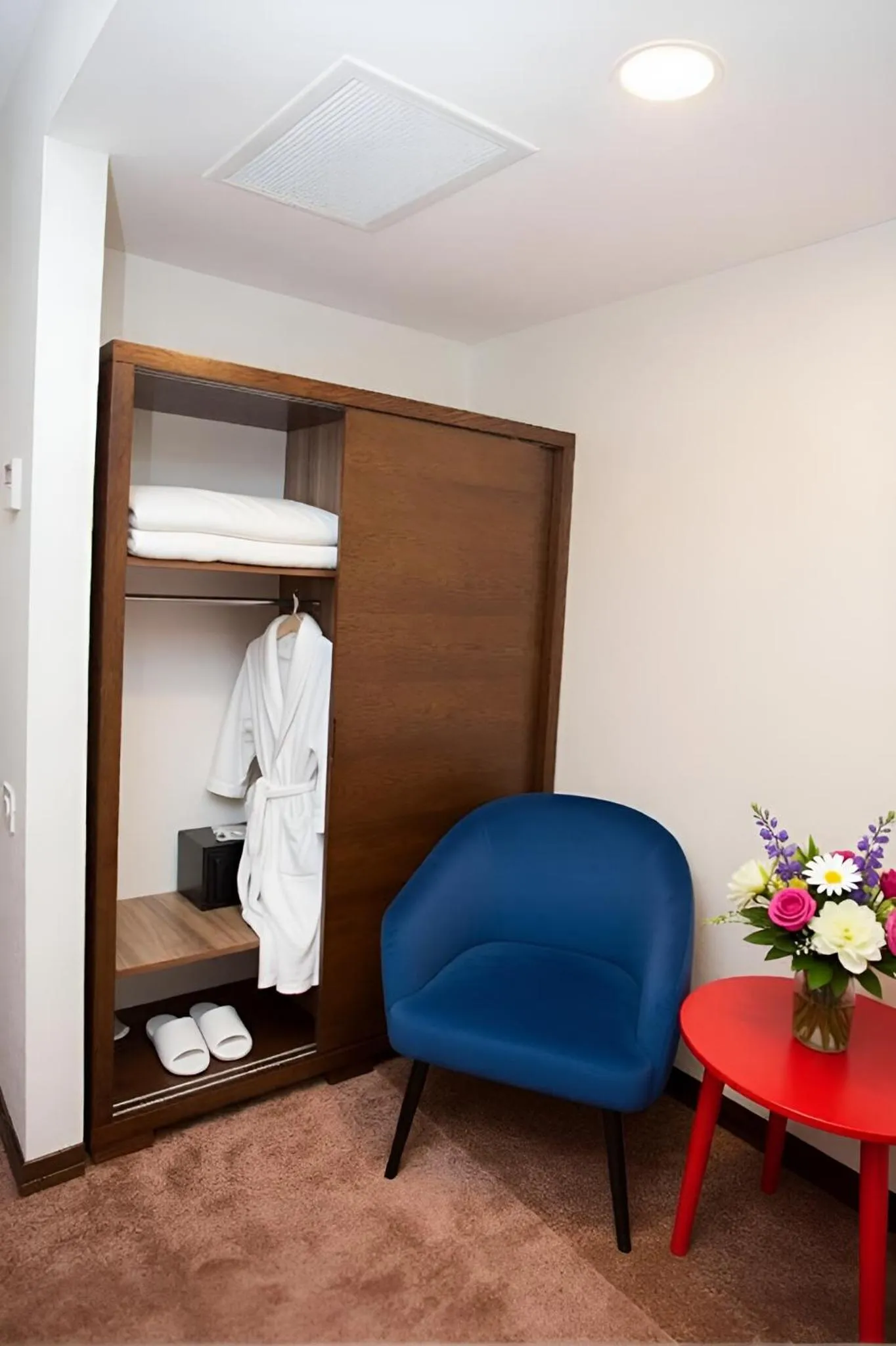 safe in Da Vinci Boutique Hotel