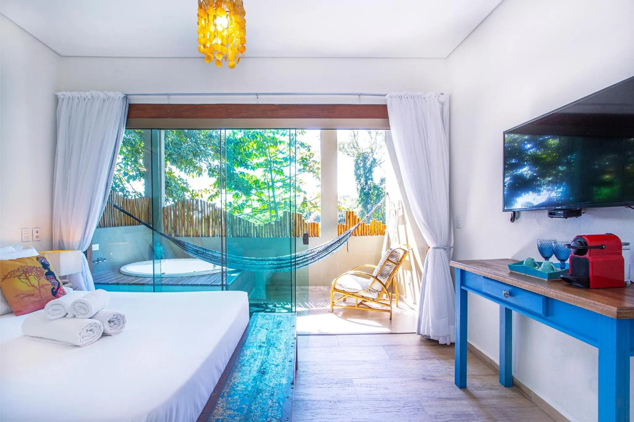 Photo of the whole room, Bed in Hotel Vila Kebaya