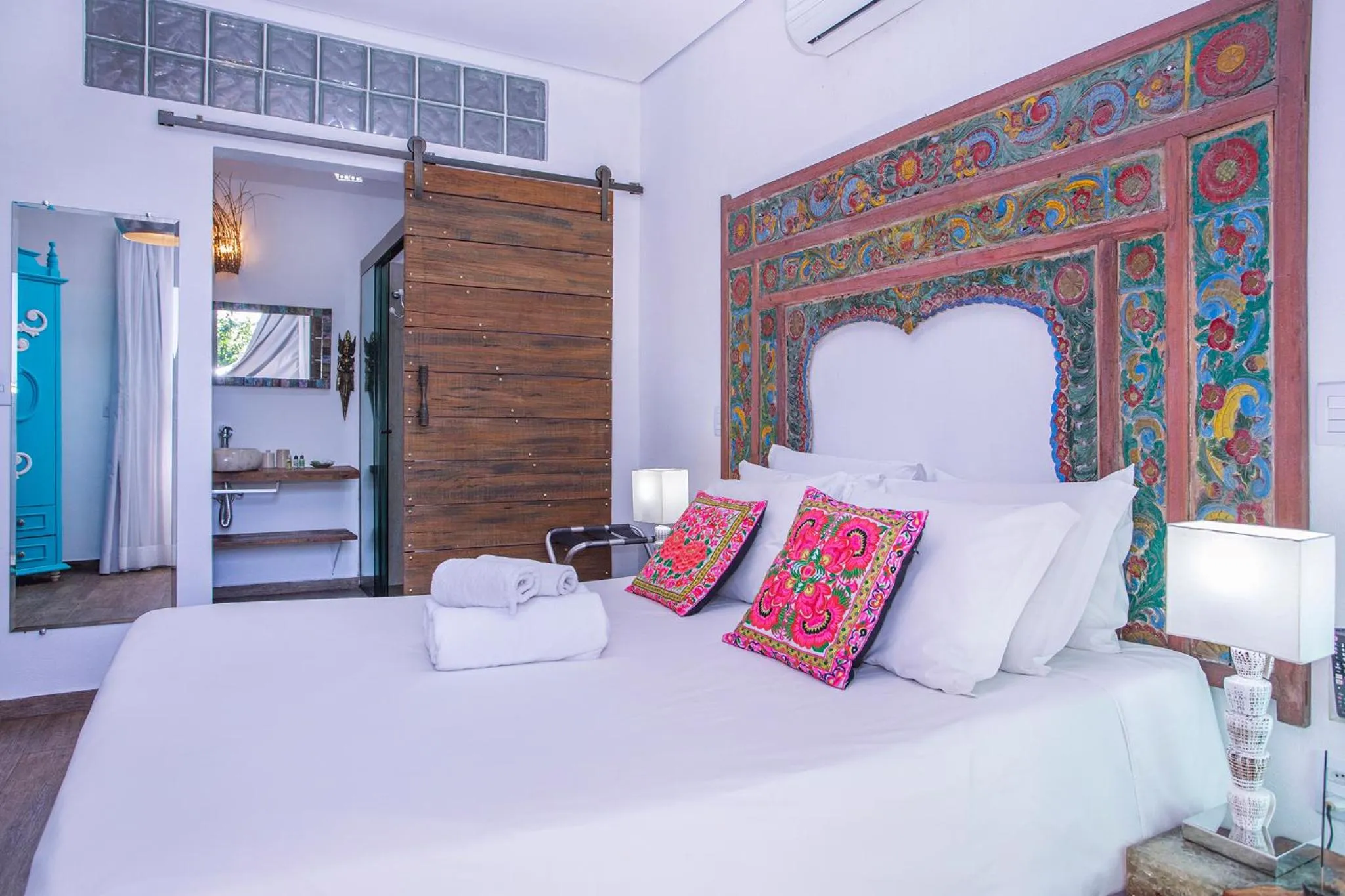 Photo of the whole room, Bed in Hotel Vila Kebaya