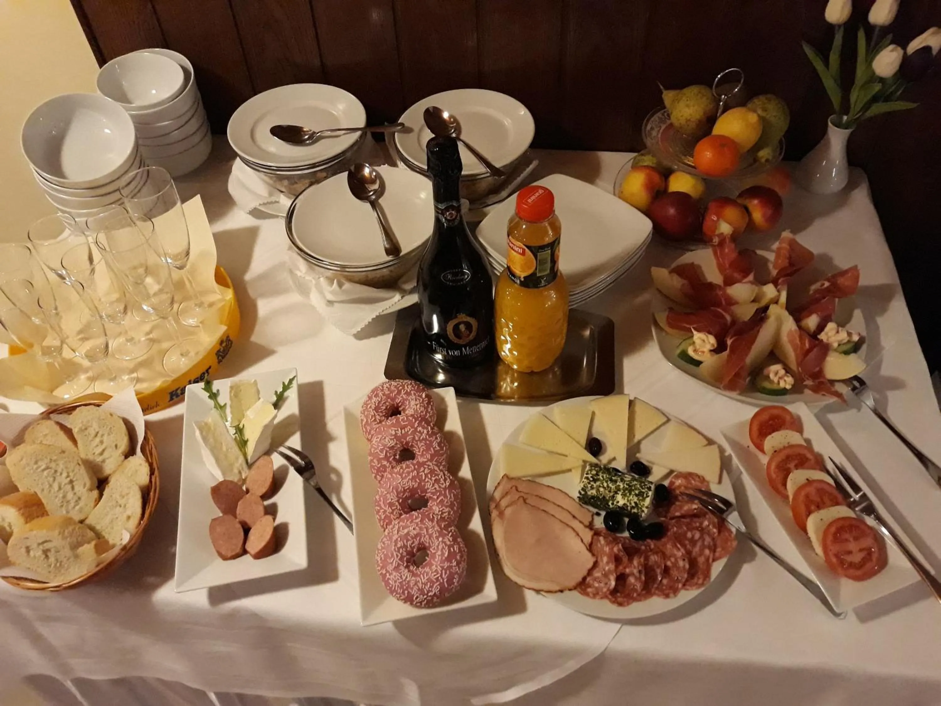 Buffet breakfast in Hotel Luca