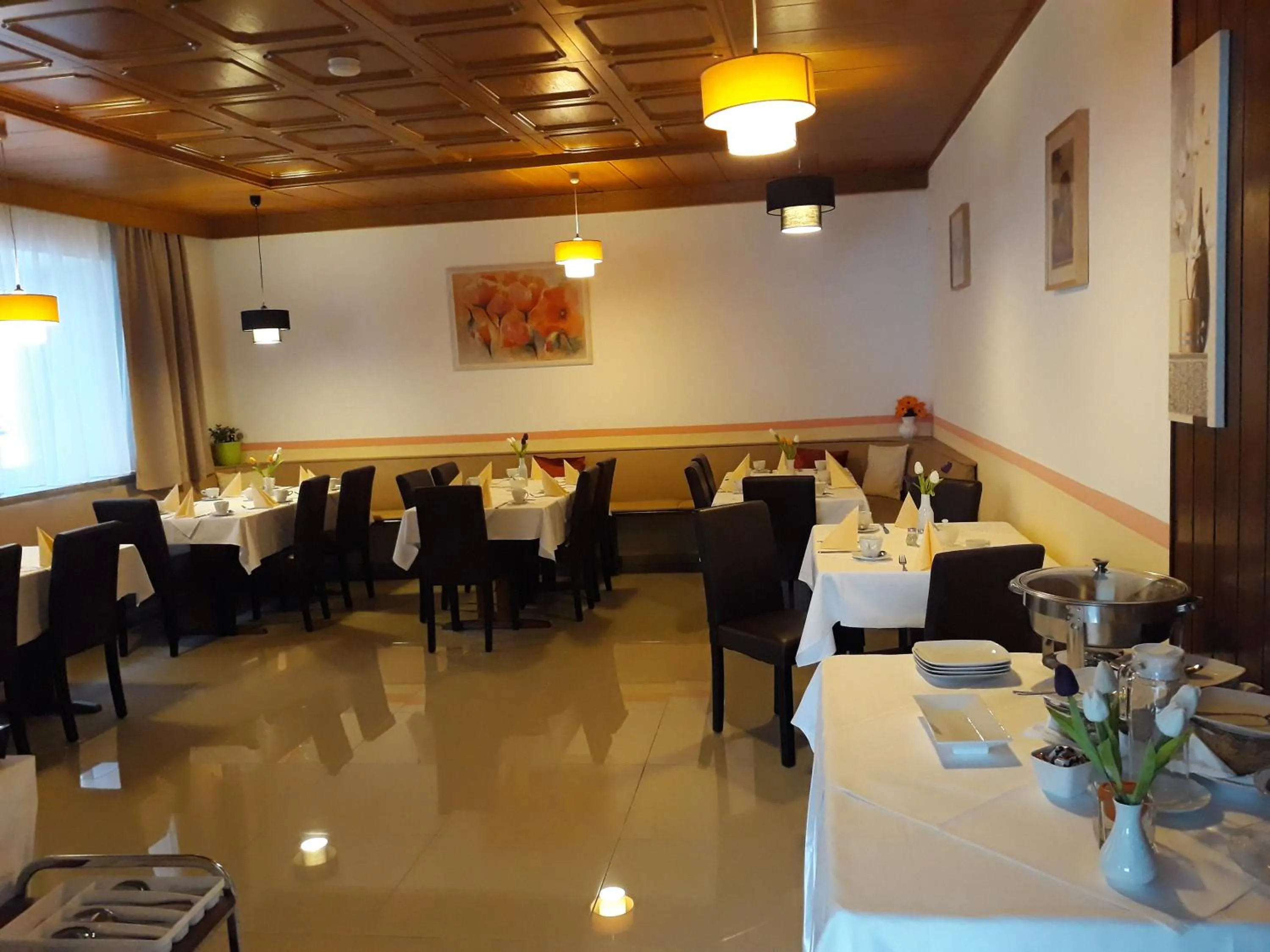 Restaurant/places to eat in Hotel Luca