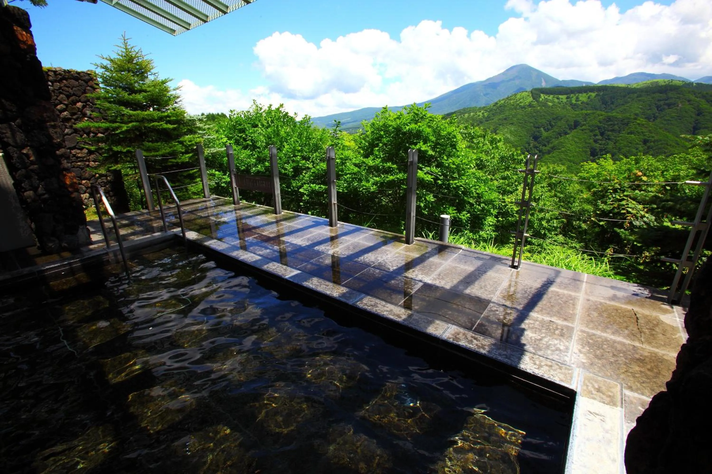 Open Air Bath in Sky Park Hotel