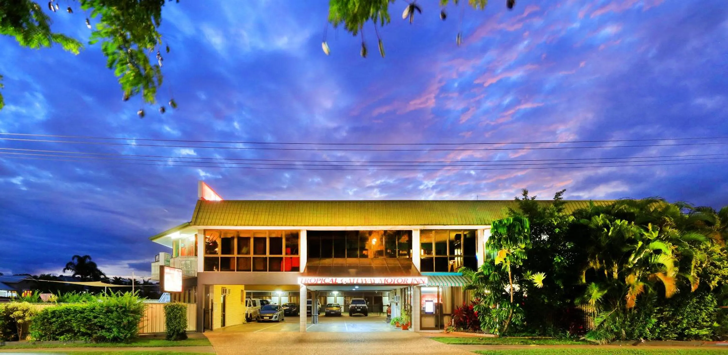 Property building in Tropical Gateway Motor Inn