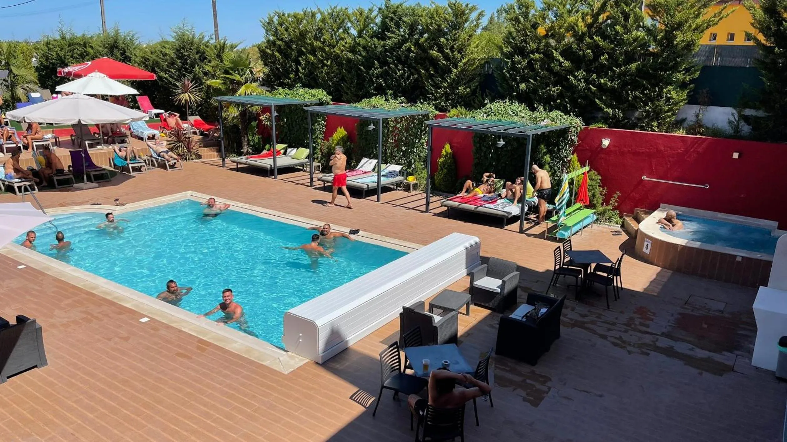 Swimming pool in Villa 3 Caparica - Lisbon Gay Beach Resort