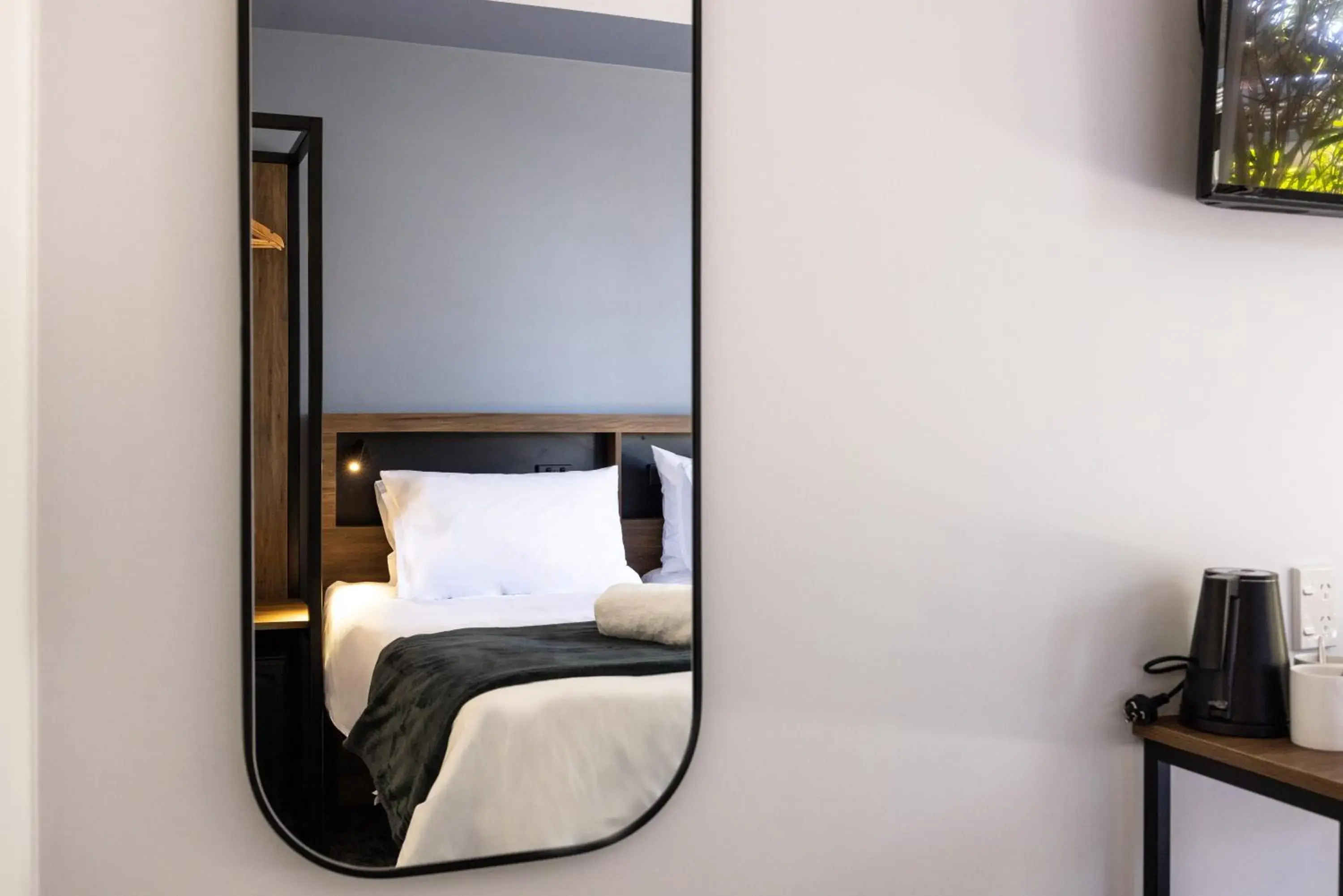 Twin Room in Haka House Rotorua Twin Room in Haka House Rotorua