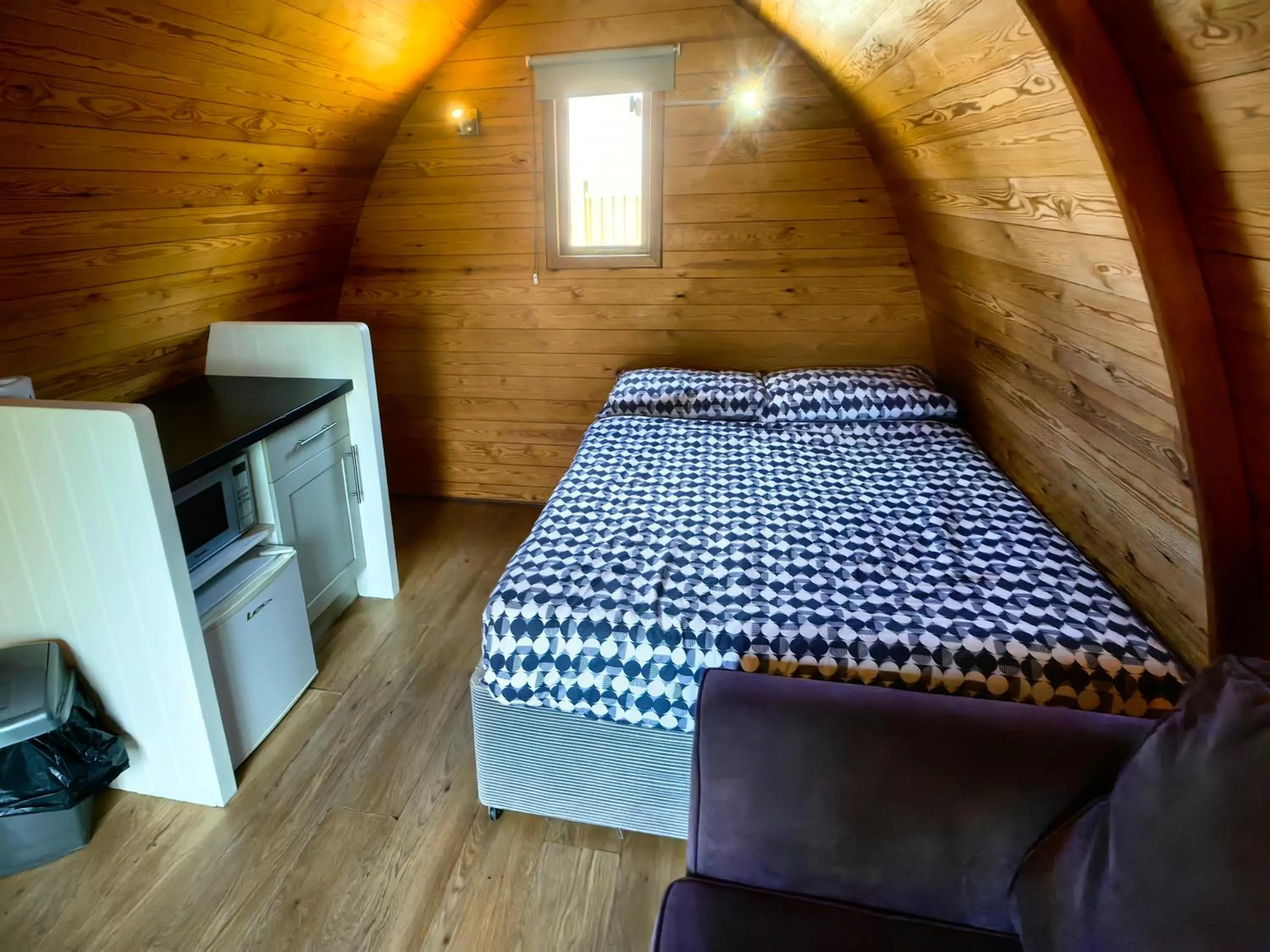 Kitchen or kitchenette, Bed in King's Lynn Caravan & Camping Park