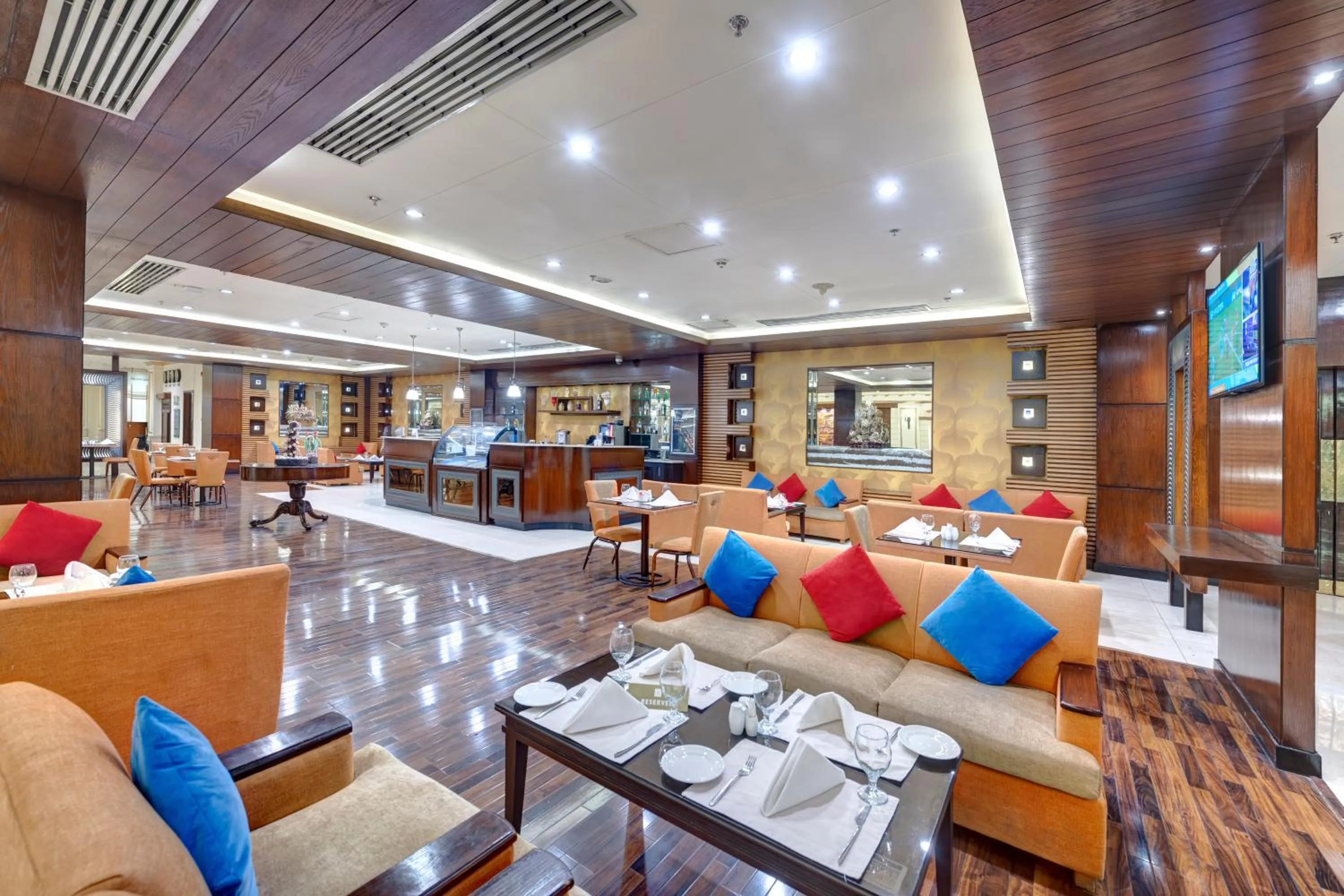 Restaurant/places to eat in Pearl Continental Hotel, Rawalpindi