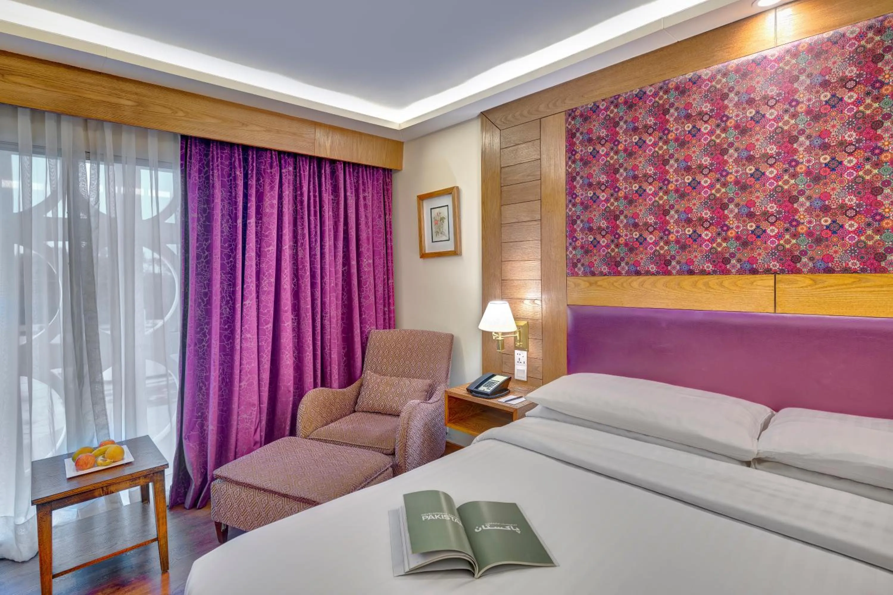 Bed in Pearl Continental Hotel, Rawalpindi