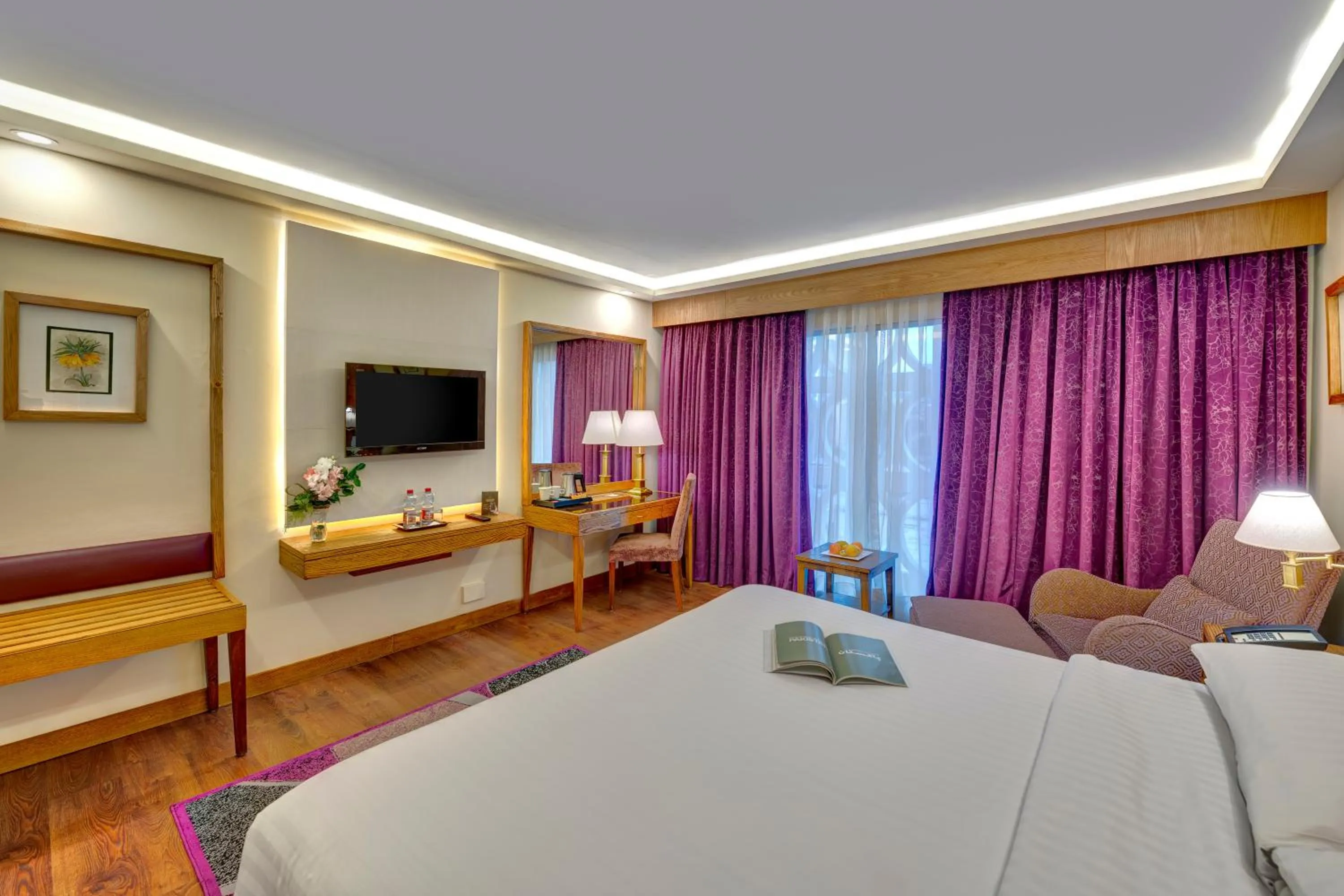 Bed in Pearl Continental Hotel, Rawalpindi