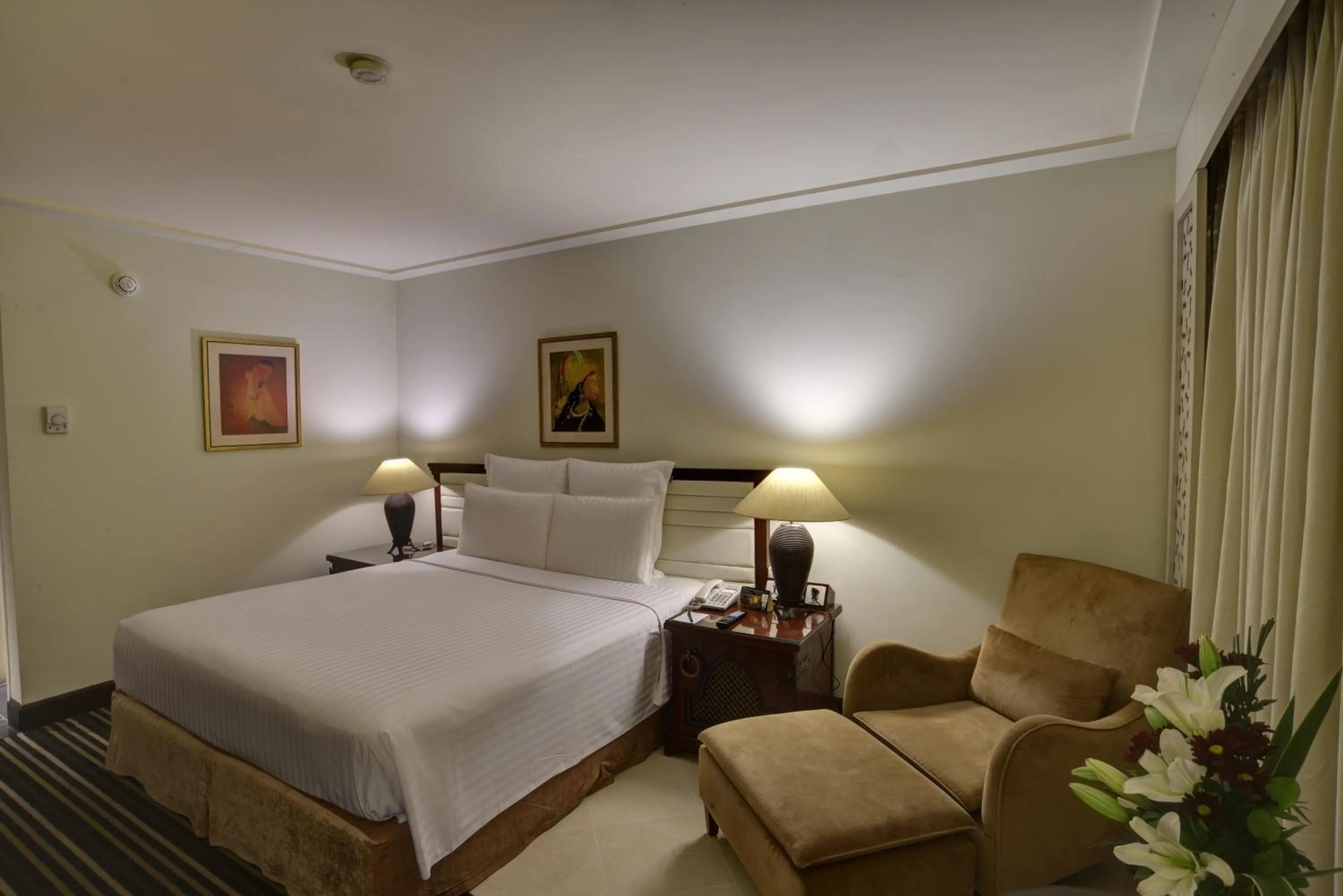 Photo of the whole room, Bed in Pearl Continental Hotel, Rawalpindi