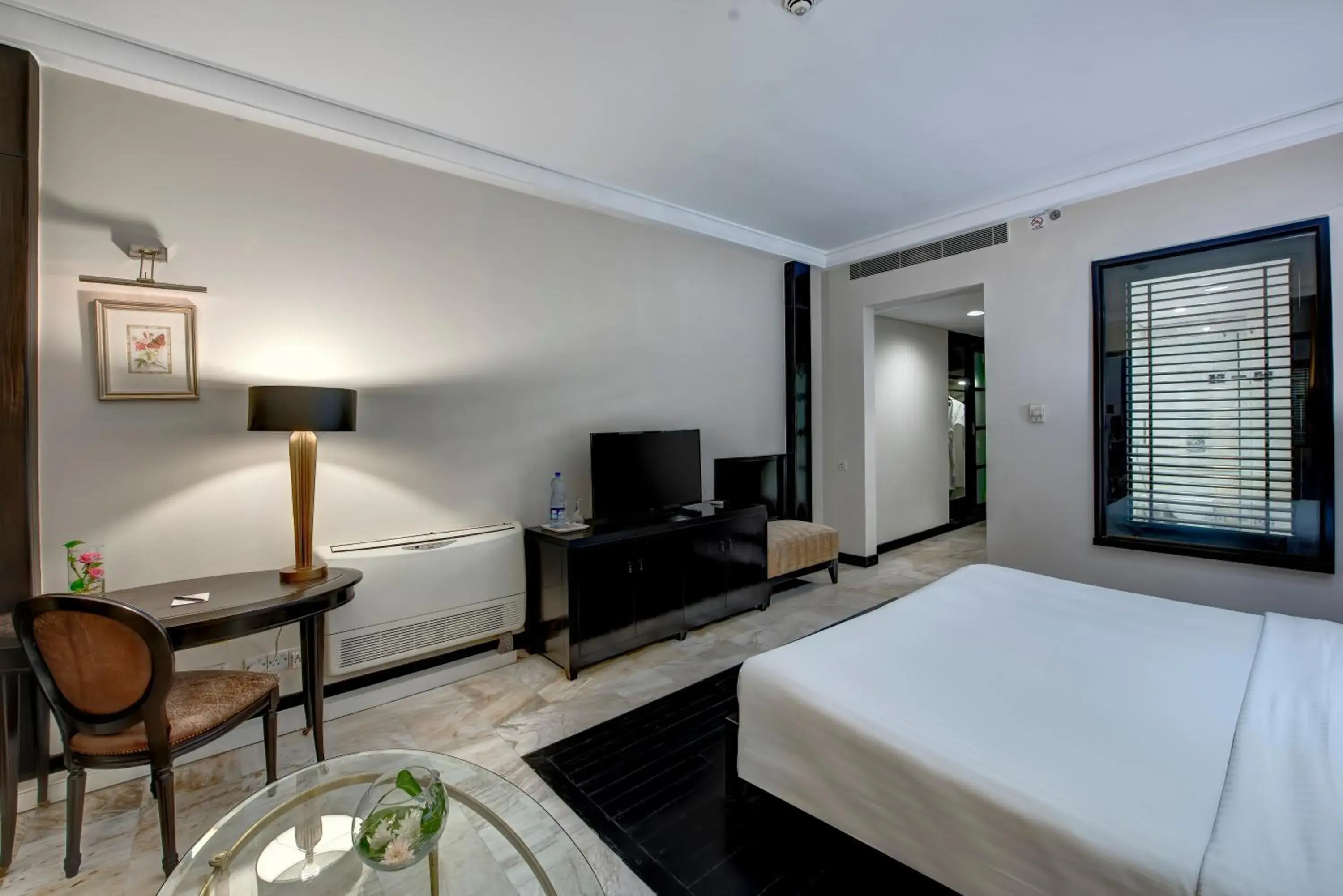 Standard King Room in Pearl Continental Hotel, Muzaffarabad Standard King Room in Pearl Continental Hotel, Muzaffarabad