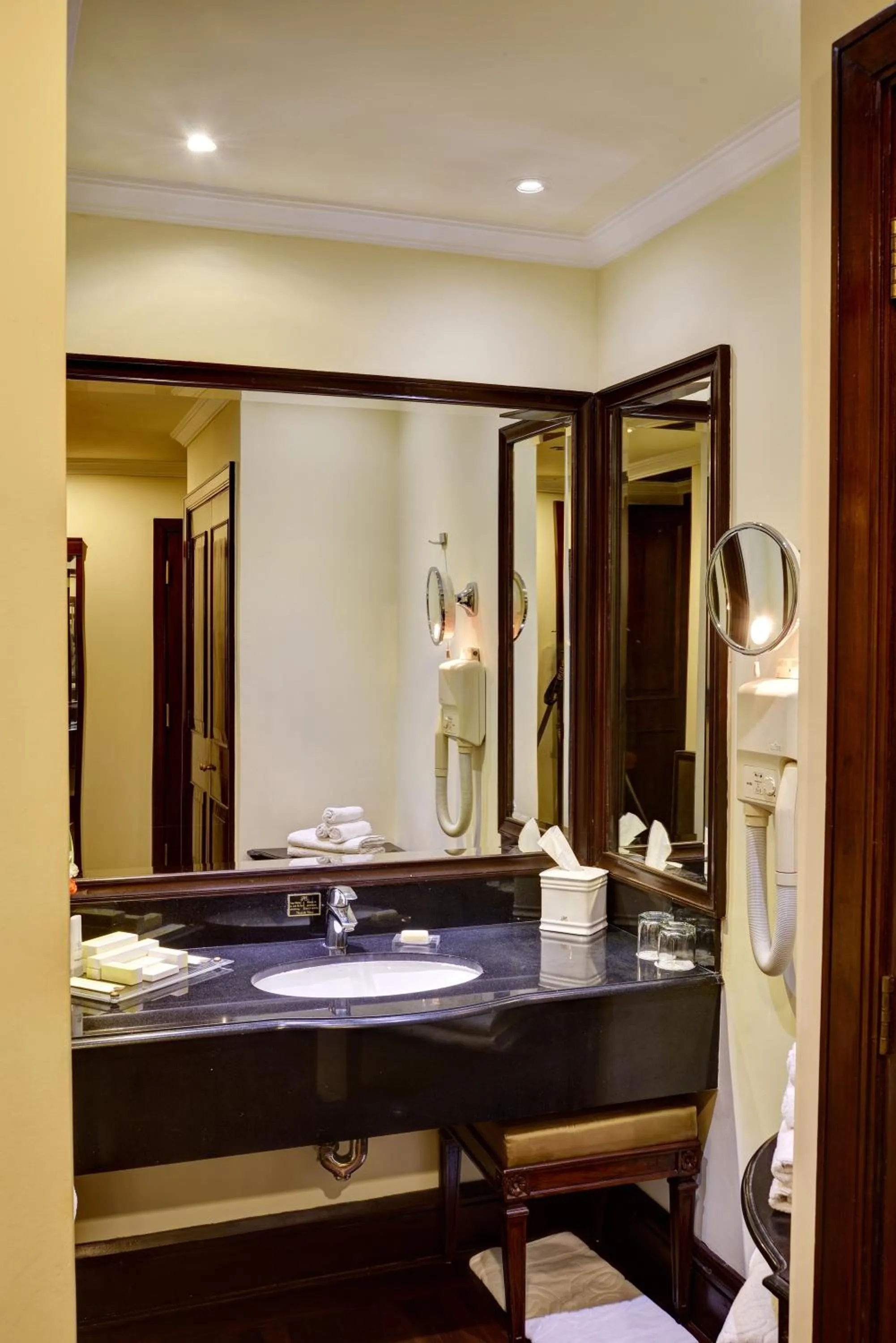 Bathroom in Pearl Continental Hotel, Lahore