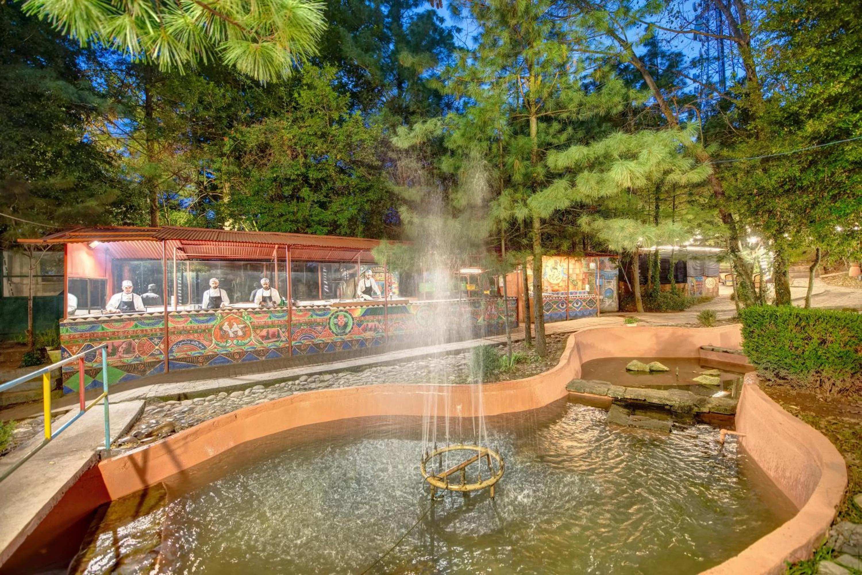 Restaurant/places to eat in Pearl Continental Hotel, Bhurban