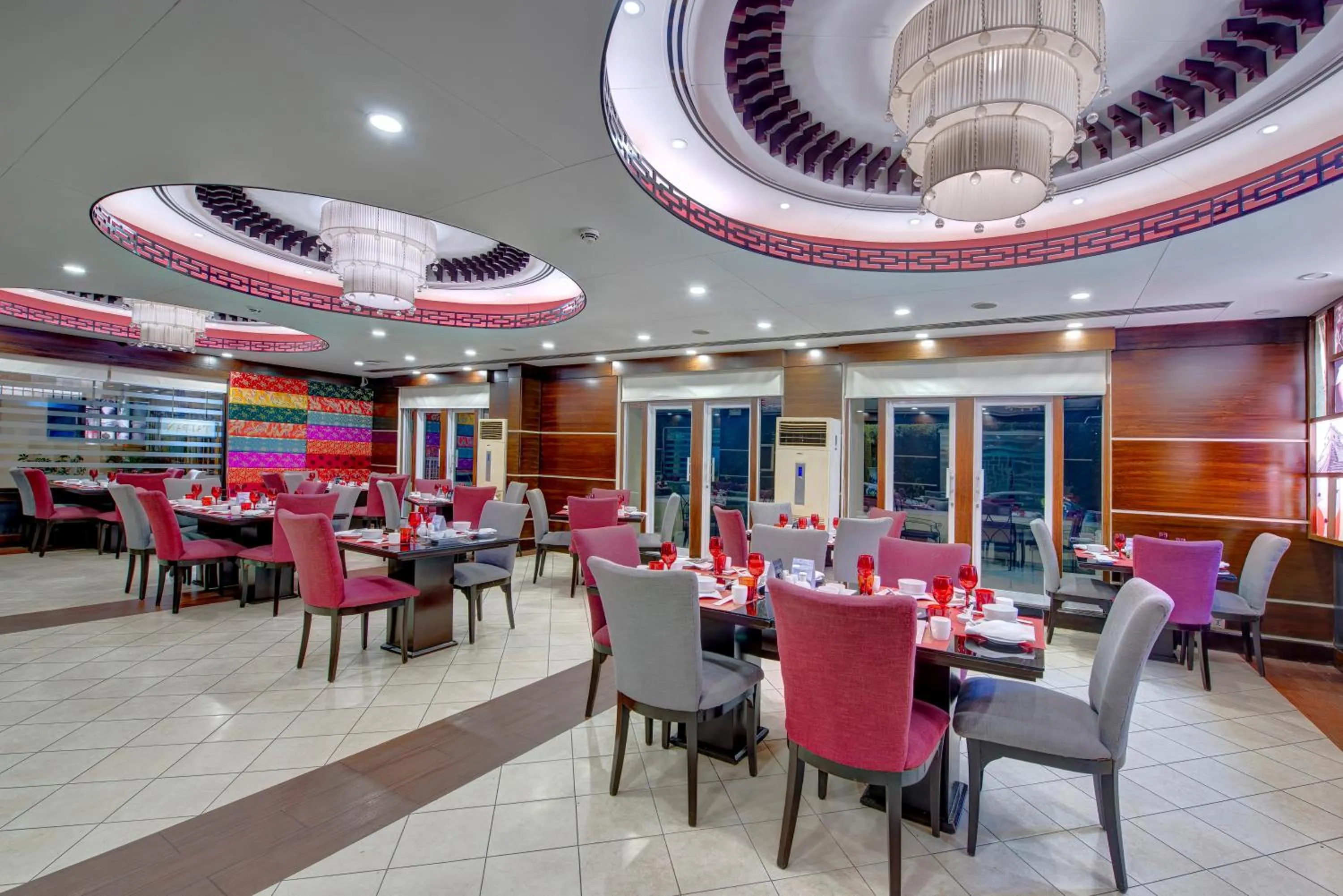 Restaurant/places to eat in Pearl Continental Hotel, Bhurban