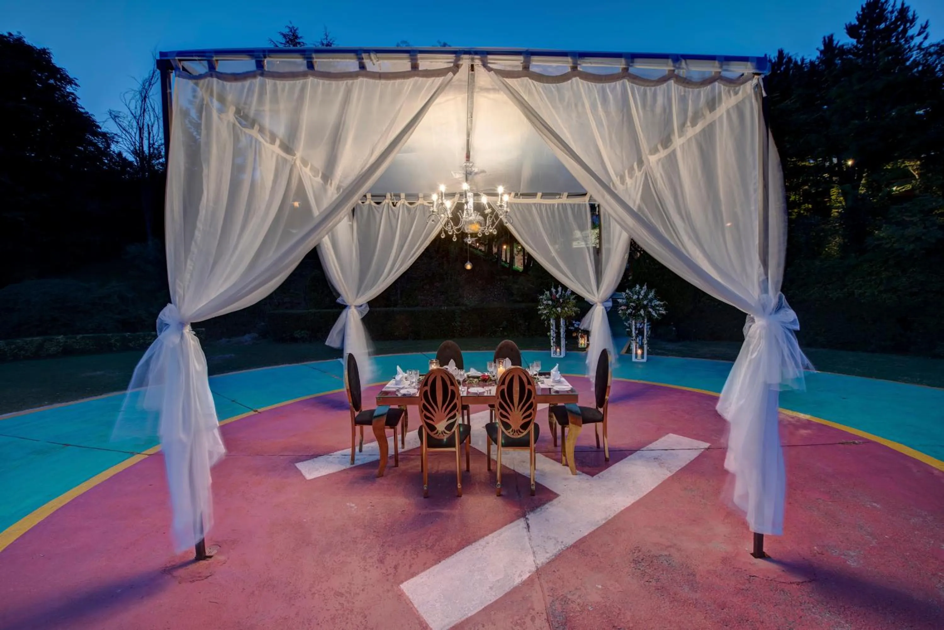 Dining area in Pearl Continental Hotel, Bhurban