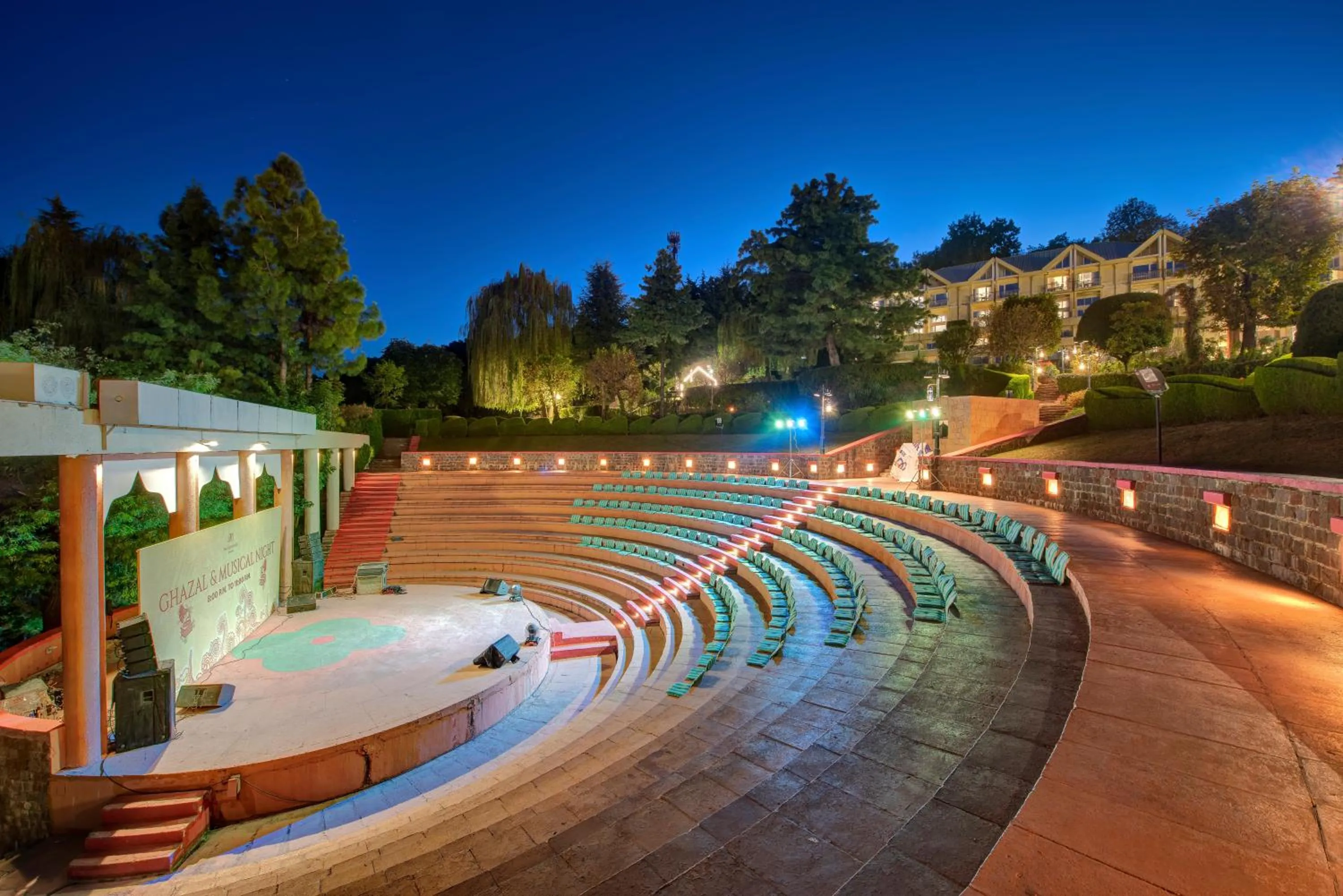 Evening entertainment in Pearl Continental Hotel, Bhurban