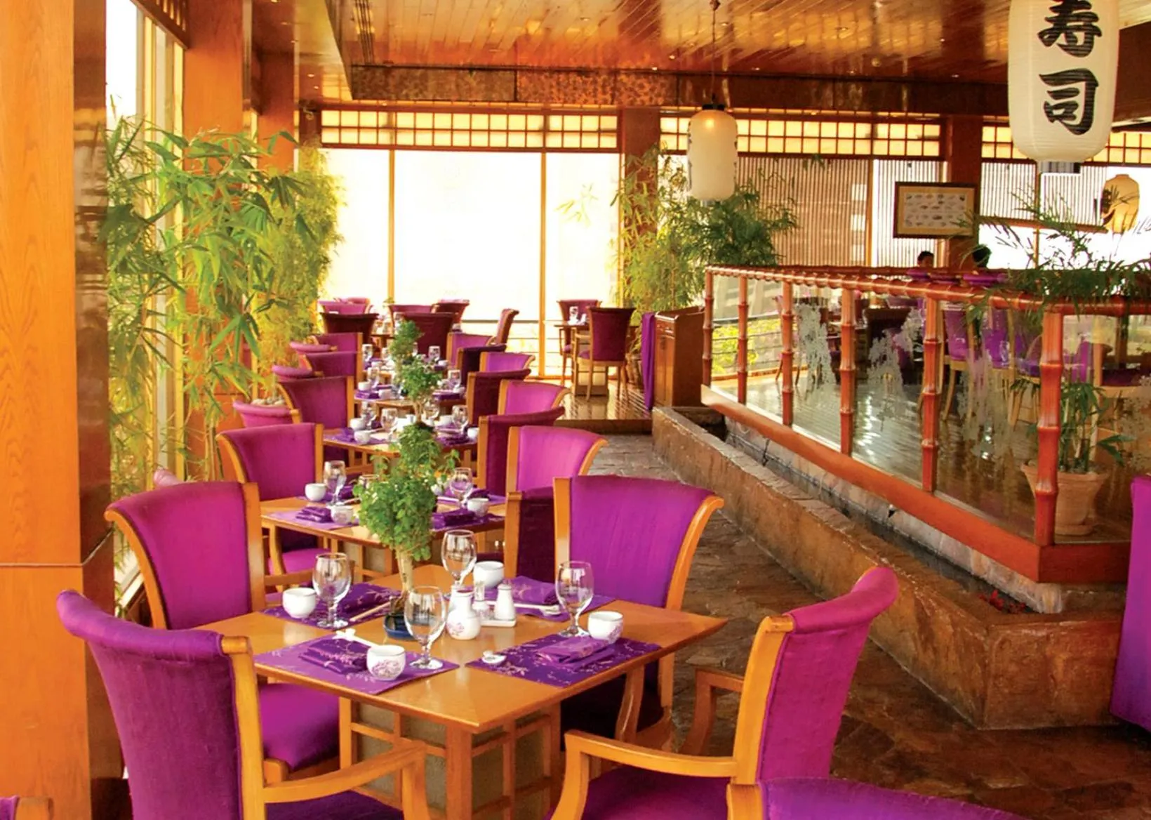 Restaurant/places to eat in Pearl Continental Hotel, Karachi