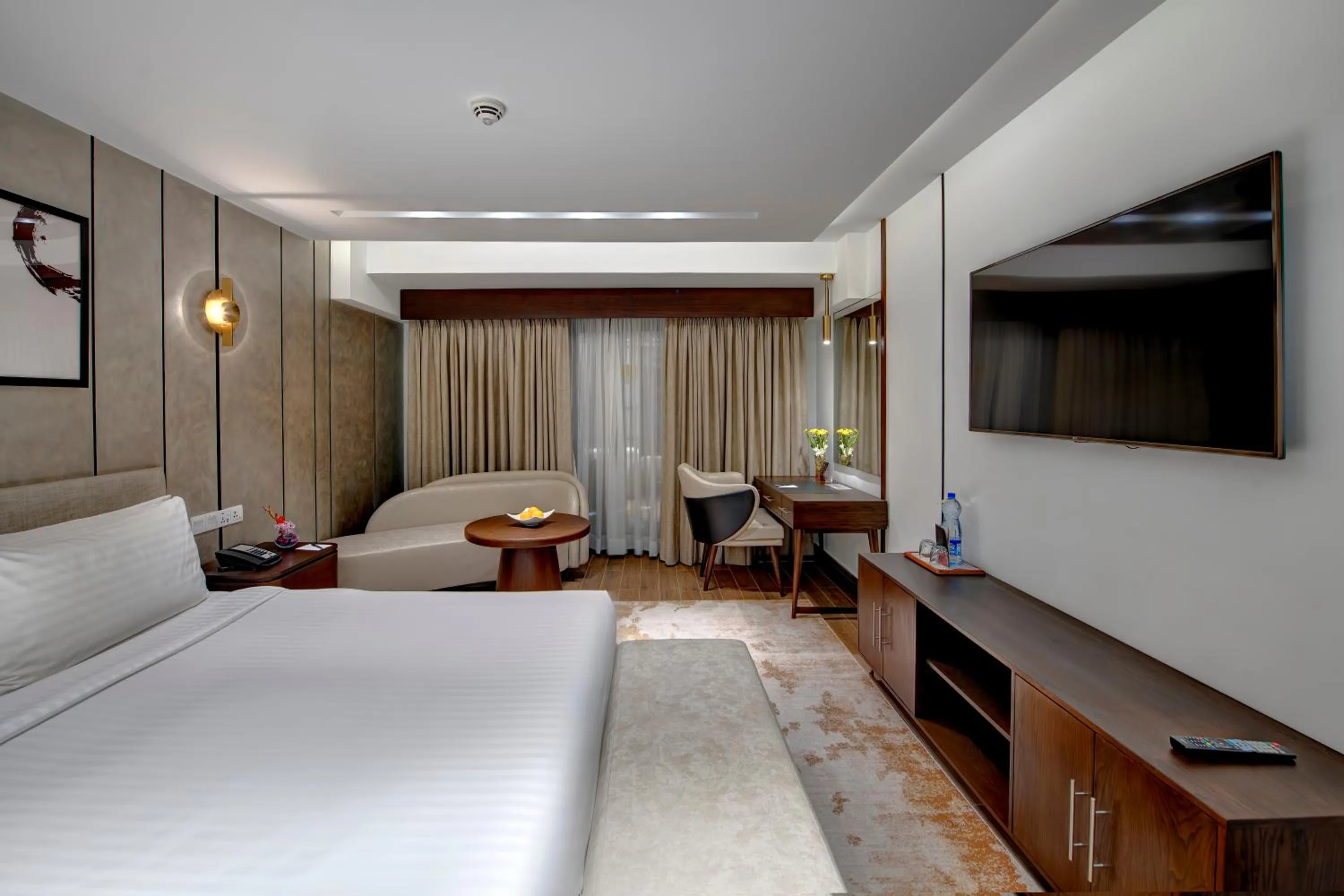 Bedroom, Bed in Pearl Continental Hotel, Karachi