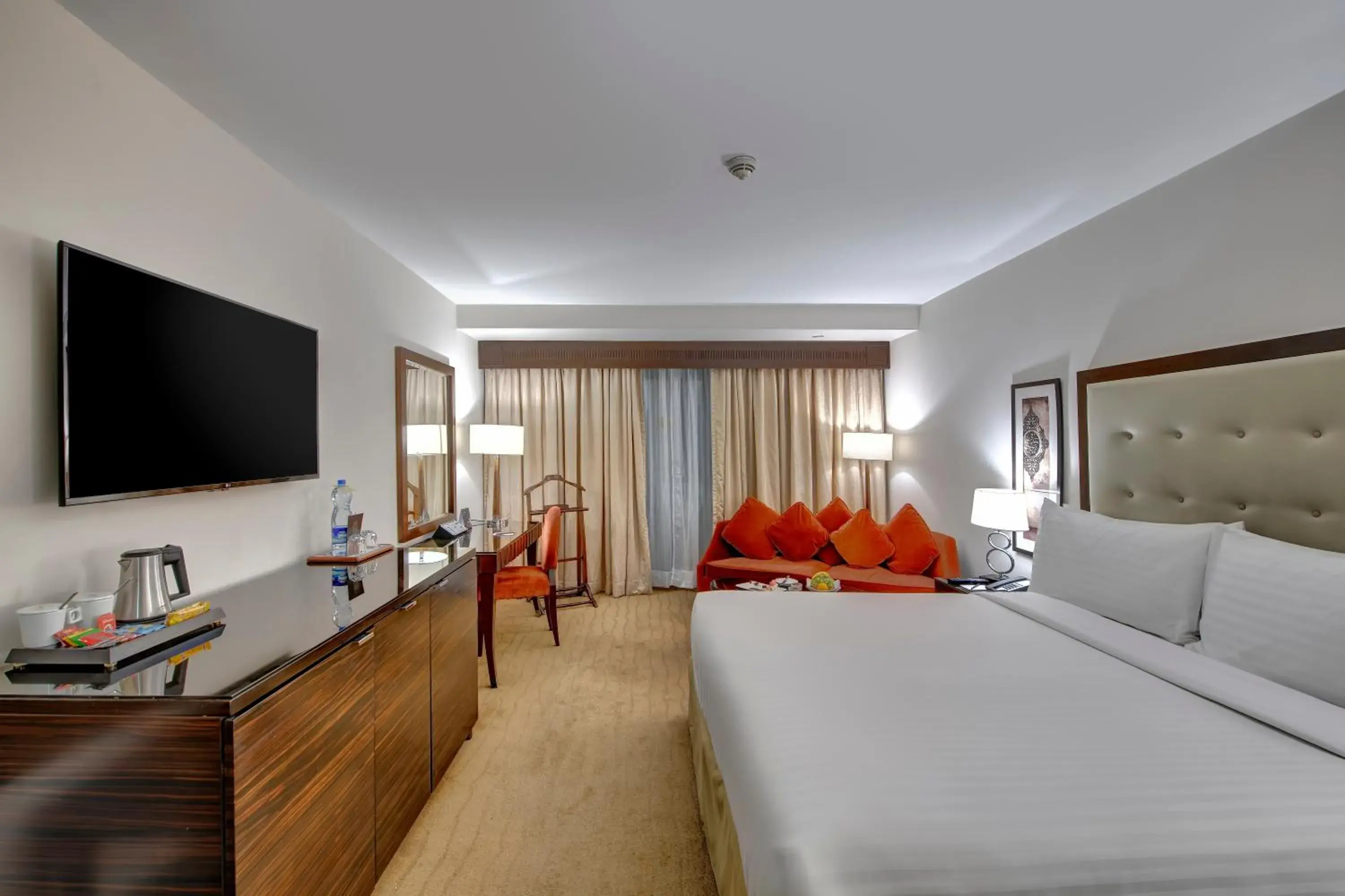 Executive King Room - single occupancy in Pearl Continental Hotel, Karachi Executive King Room - single occupancy in Pearl Continental Hotel, Karachi