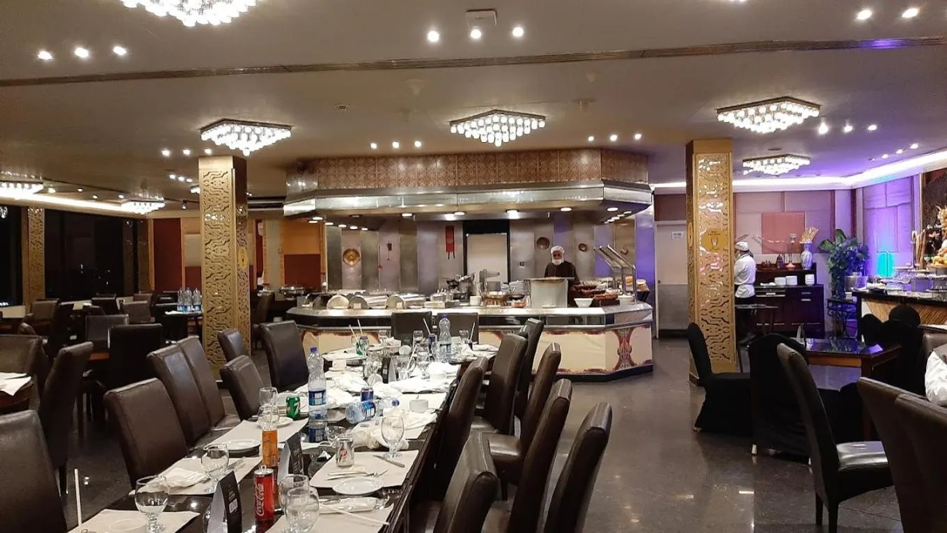 Restaurant/places to eat in Pearl Continental Hotel, Karachi