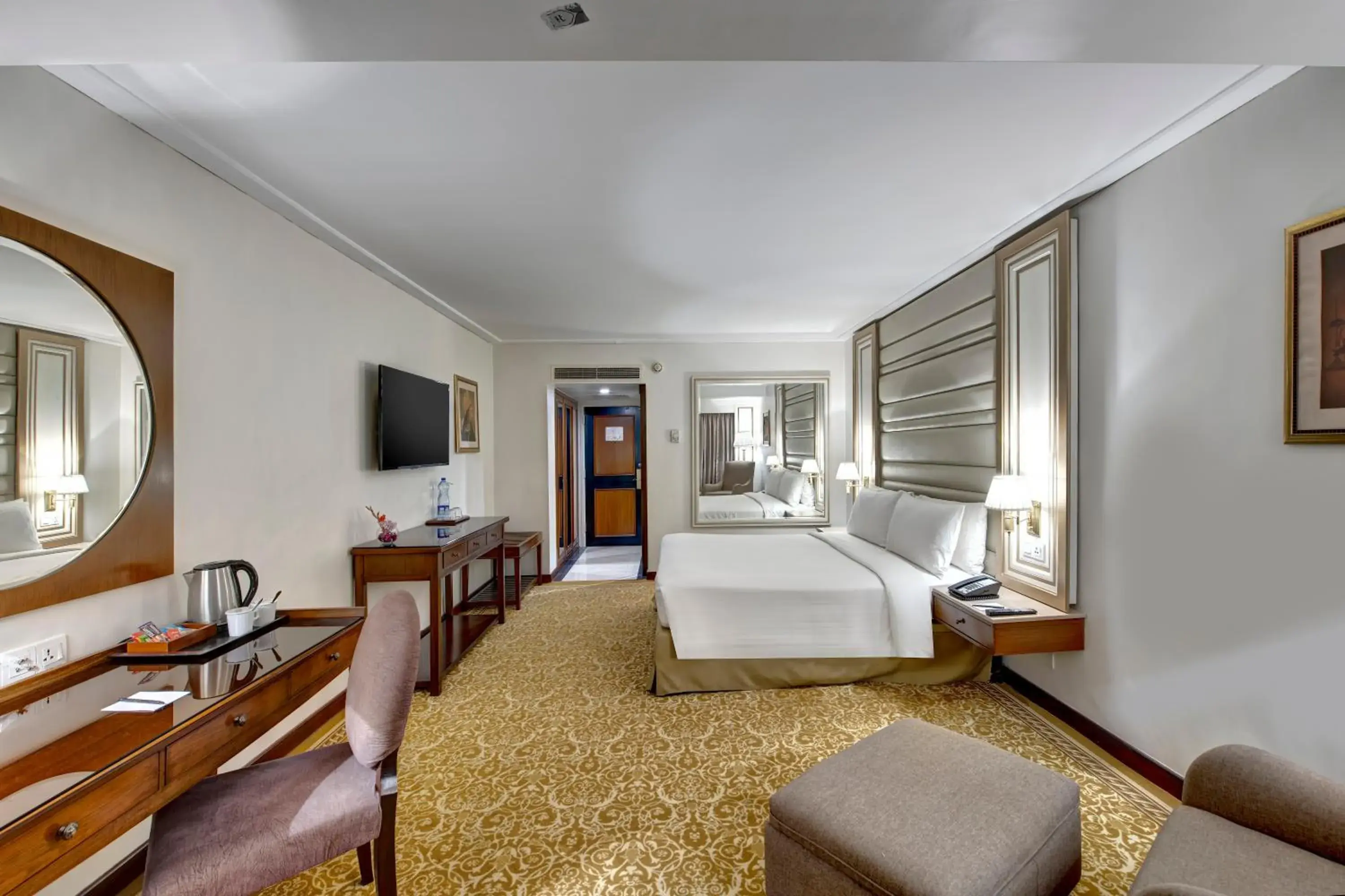 Pearl King Room - single occupancy in Pearl Continental Hotel, Karachi Pearl King Room - single occupancy in Pearl Continental Hotel, Karachi