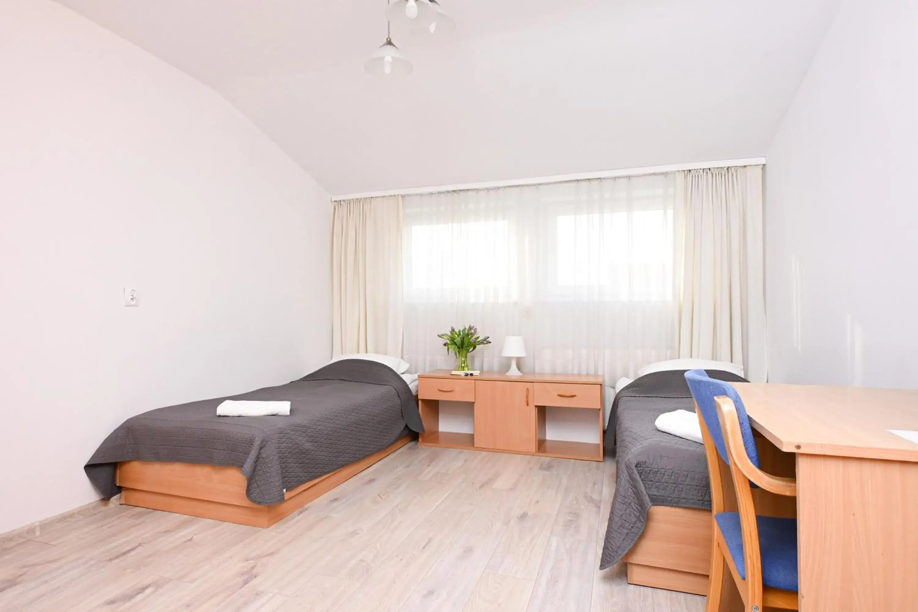 Standard Double Room with Shared Bathroom - single occupancy in Hotel Dom Polonii Standard Double Room with Shared Bathroom - single occupancy in Hotel Dom Polonii