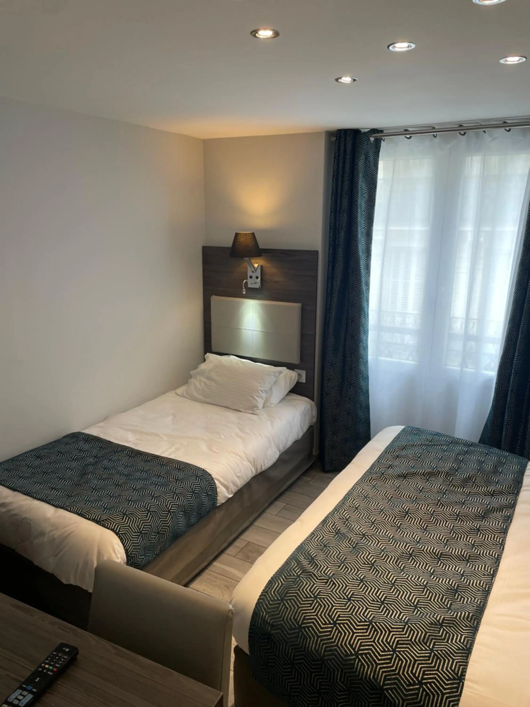 Bedroom, Bed in Mary's Hotel République