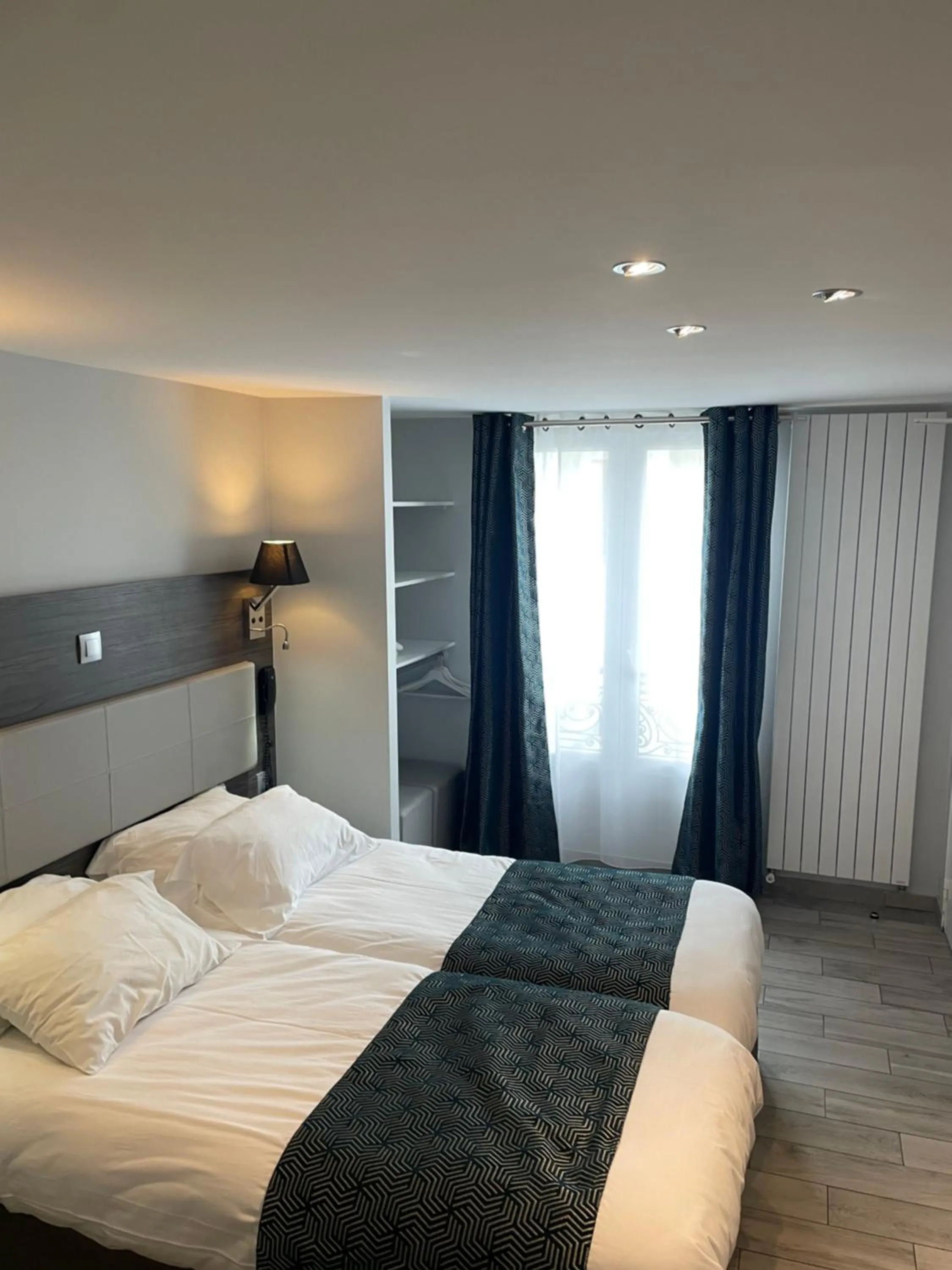 Bedroom, Bed in Mary's Hotel République