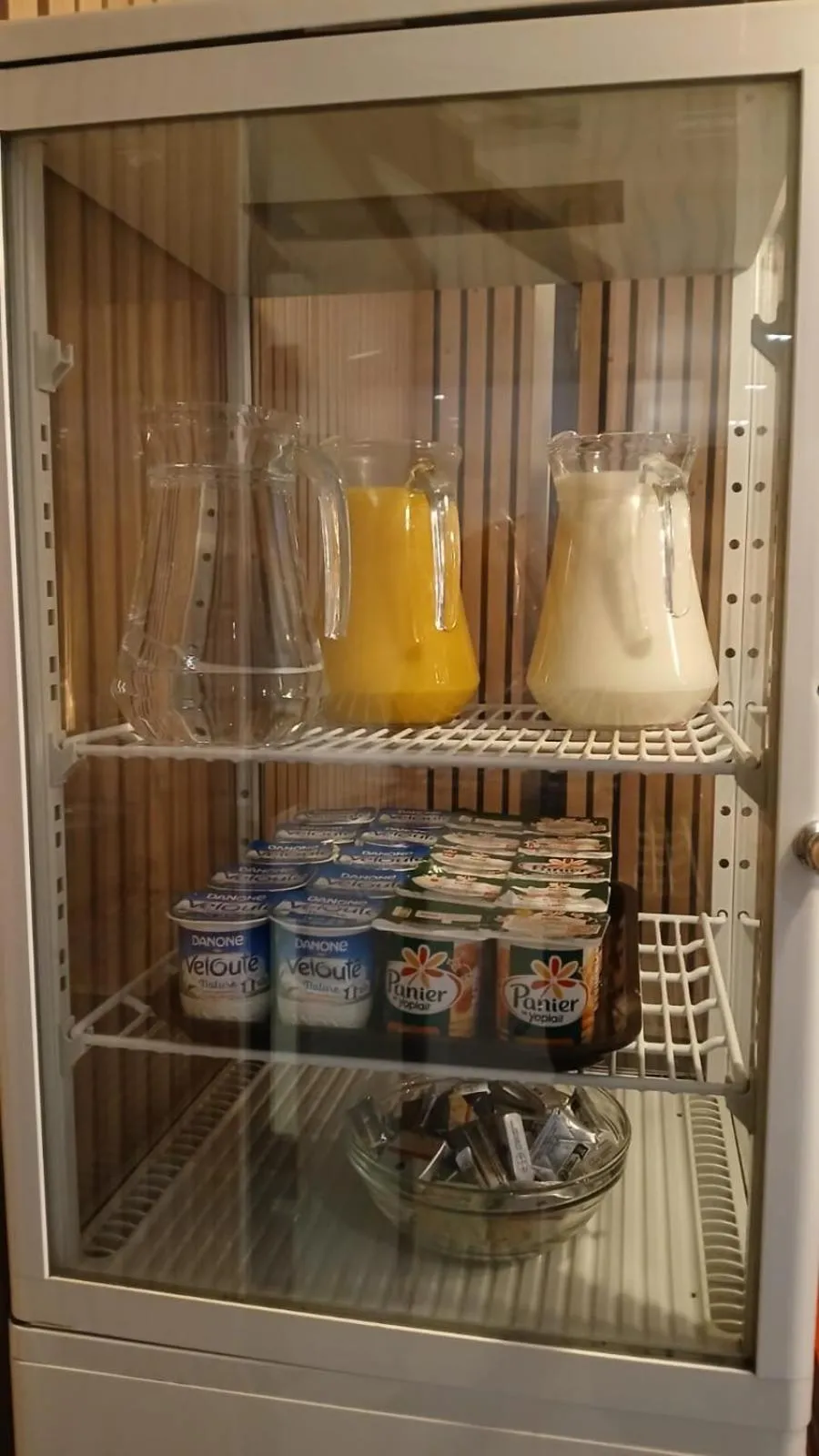 Buffet breakfast in Mary's Hotel République