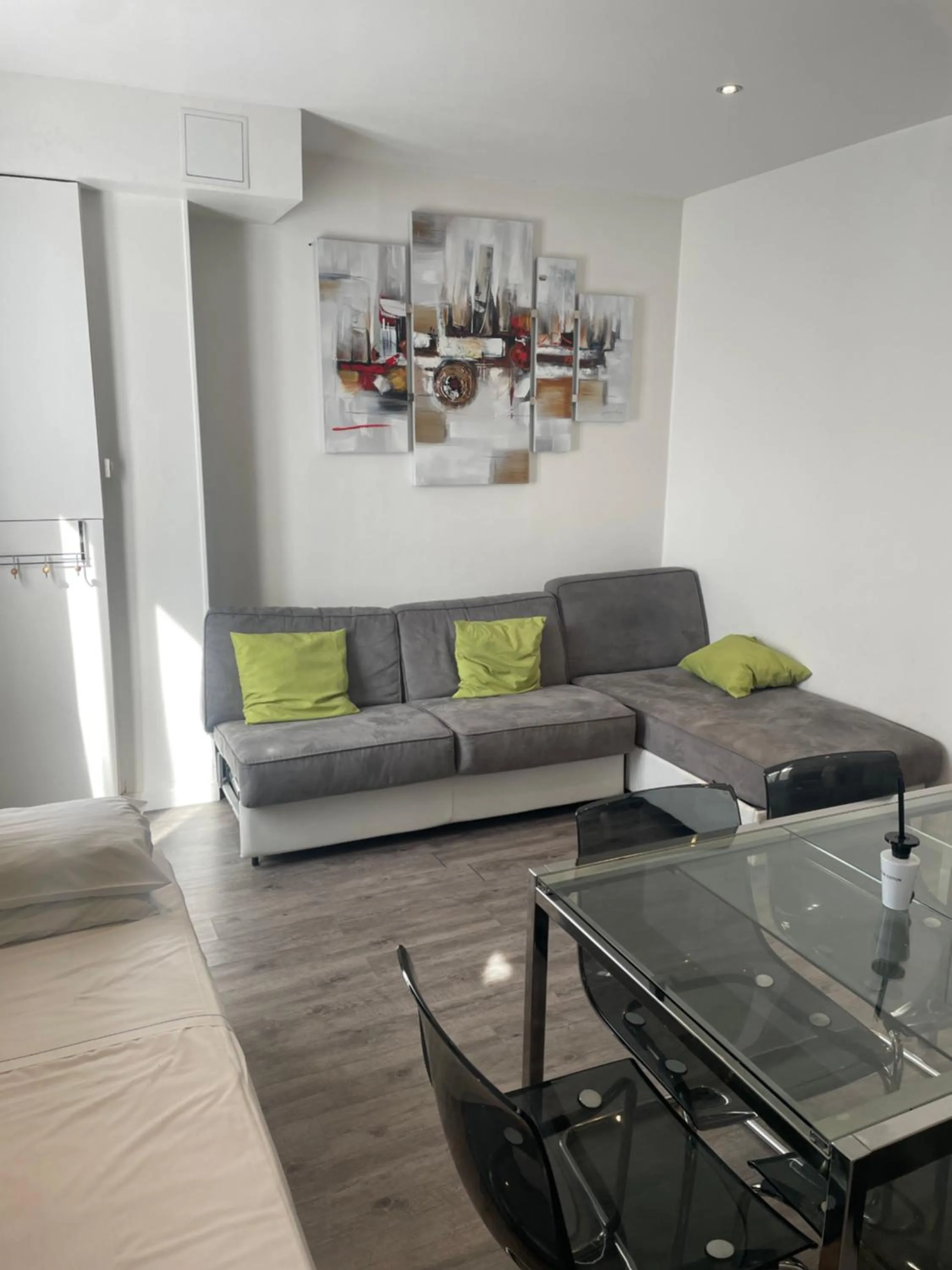 Seating area in Mary's Hotel République