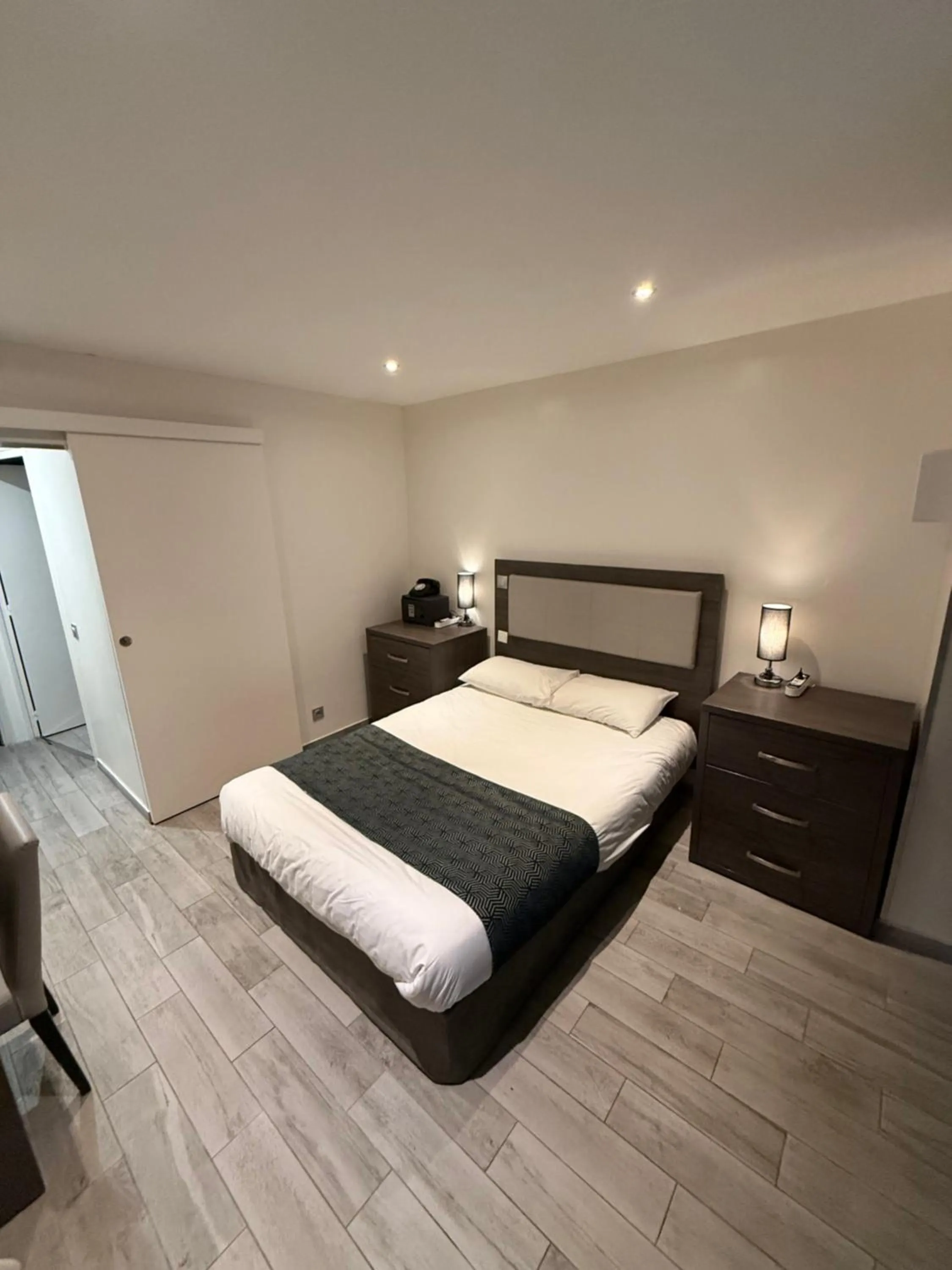 Bedroom, Bed in Mary's Hotel République