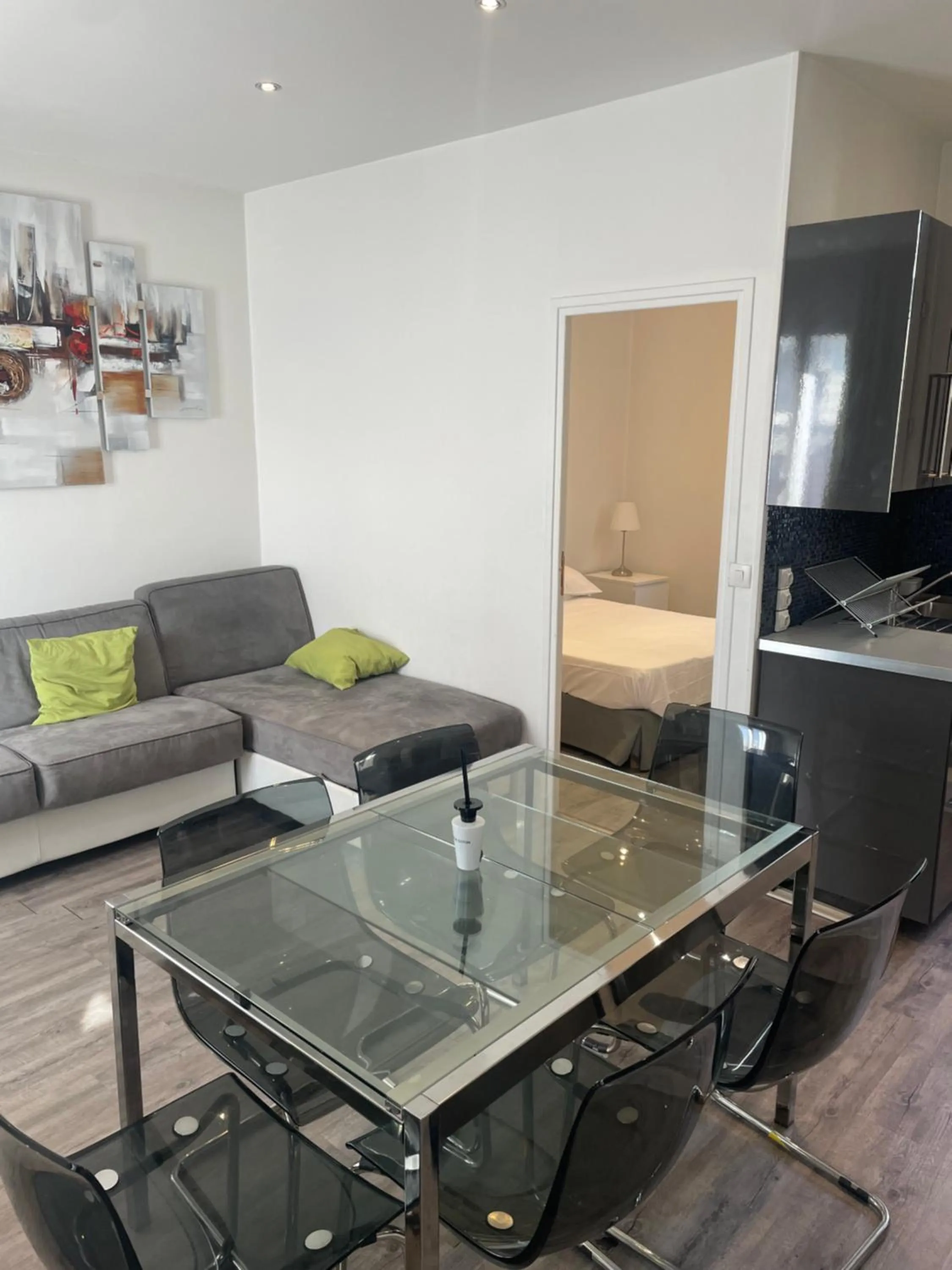 Living room in Mary's Hotel République