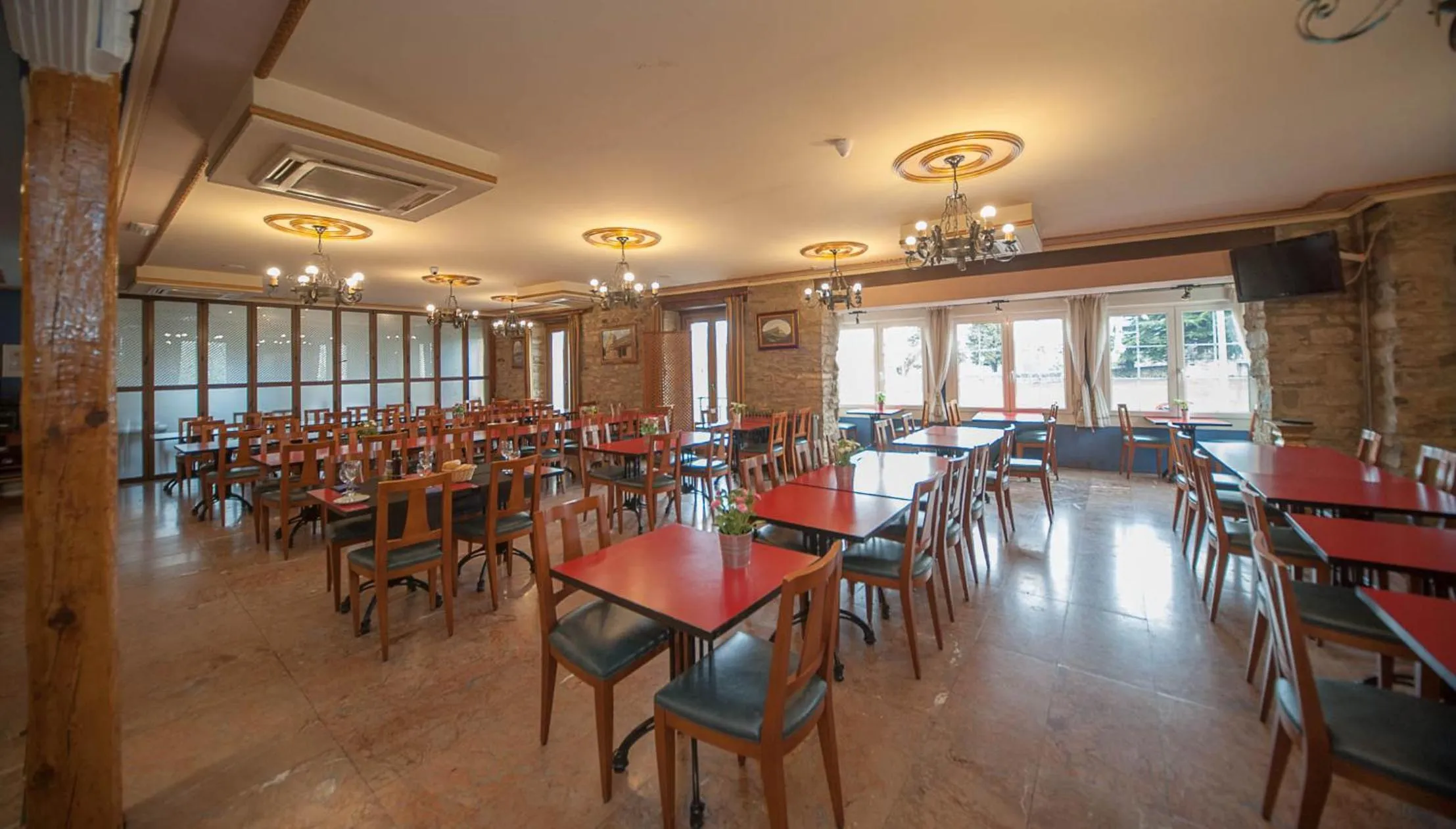 Restaurant/places to eat in Hotel Mur