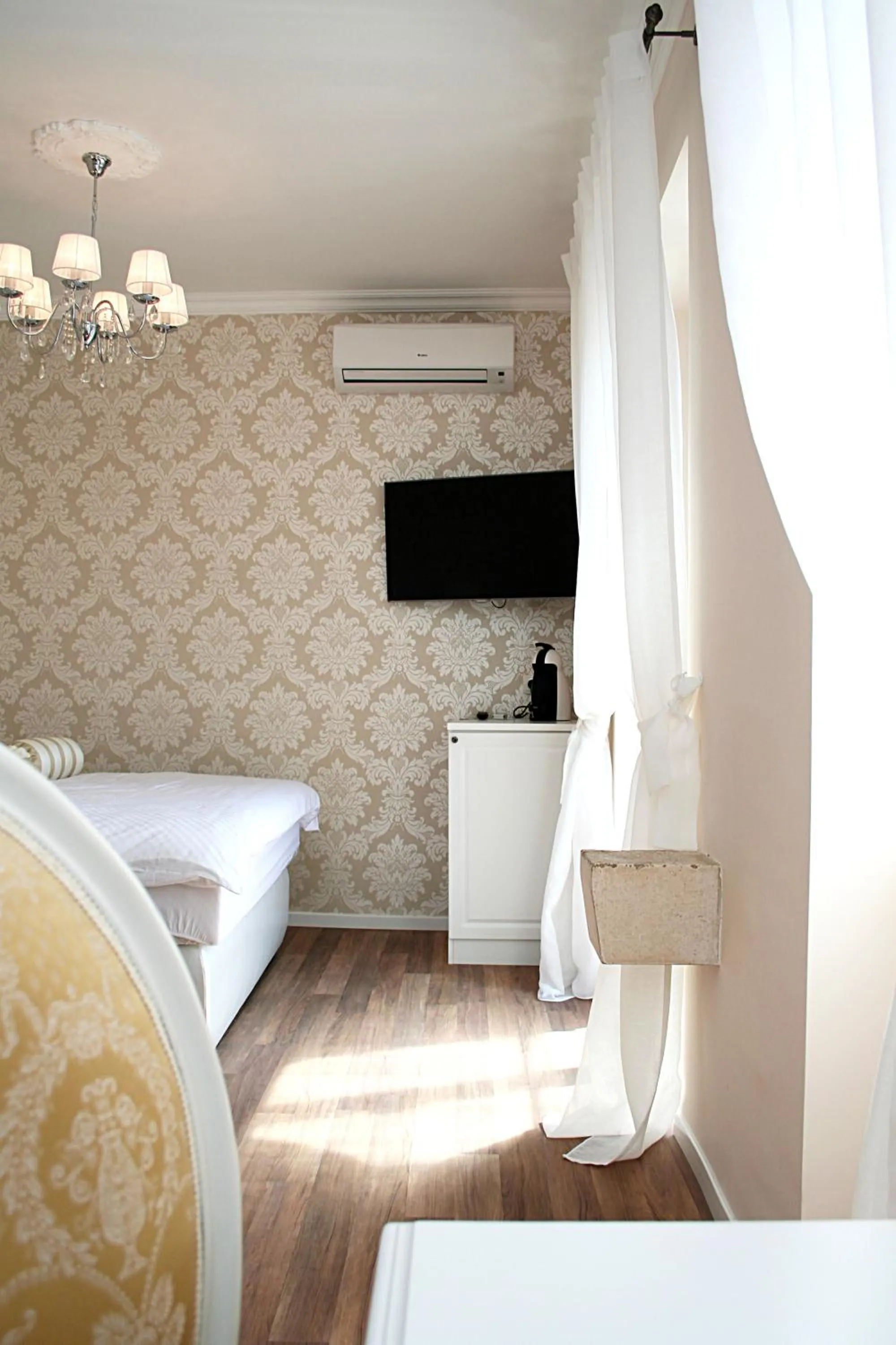 TV and multimedia, Bed in Banica Apartments & Rooms