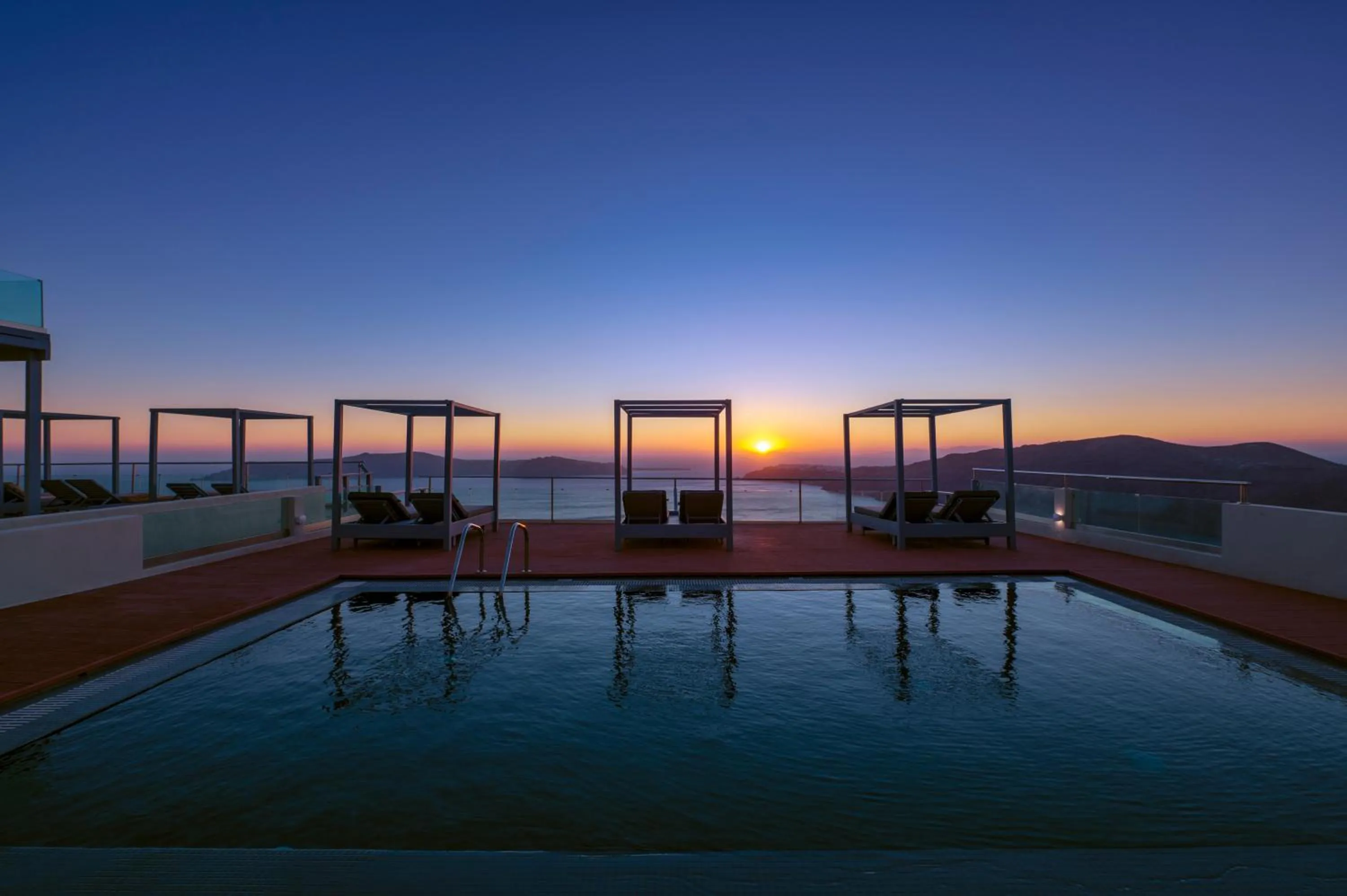 Swimming pool in Gizis Exclusive