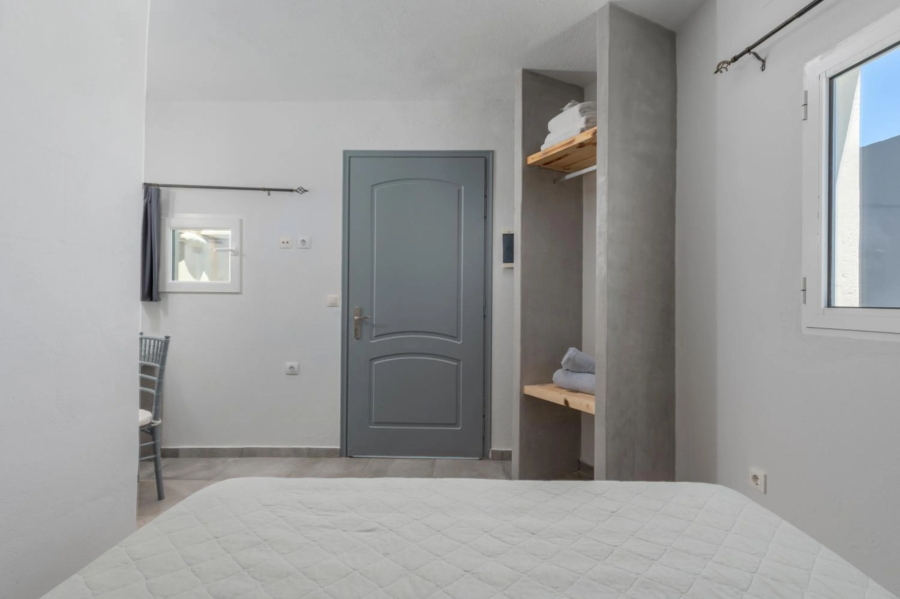 wardrobe, Bed in Gizis Exclusive