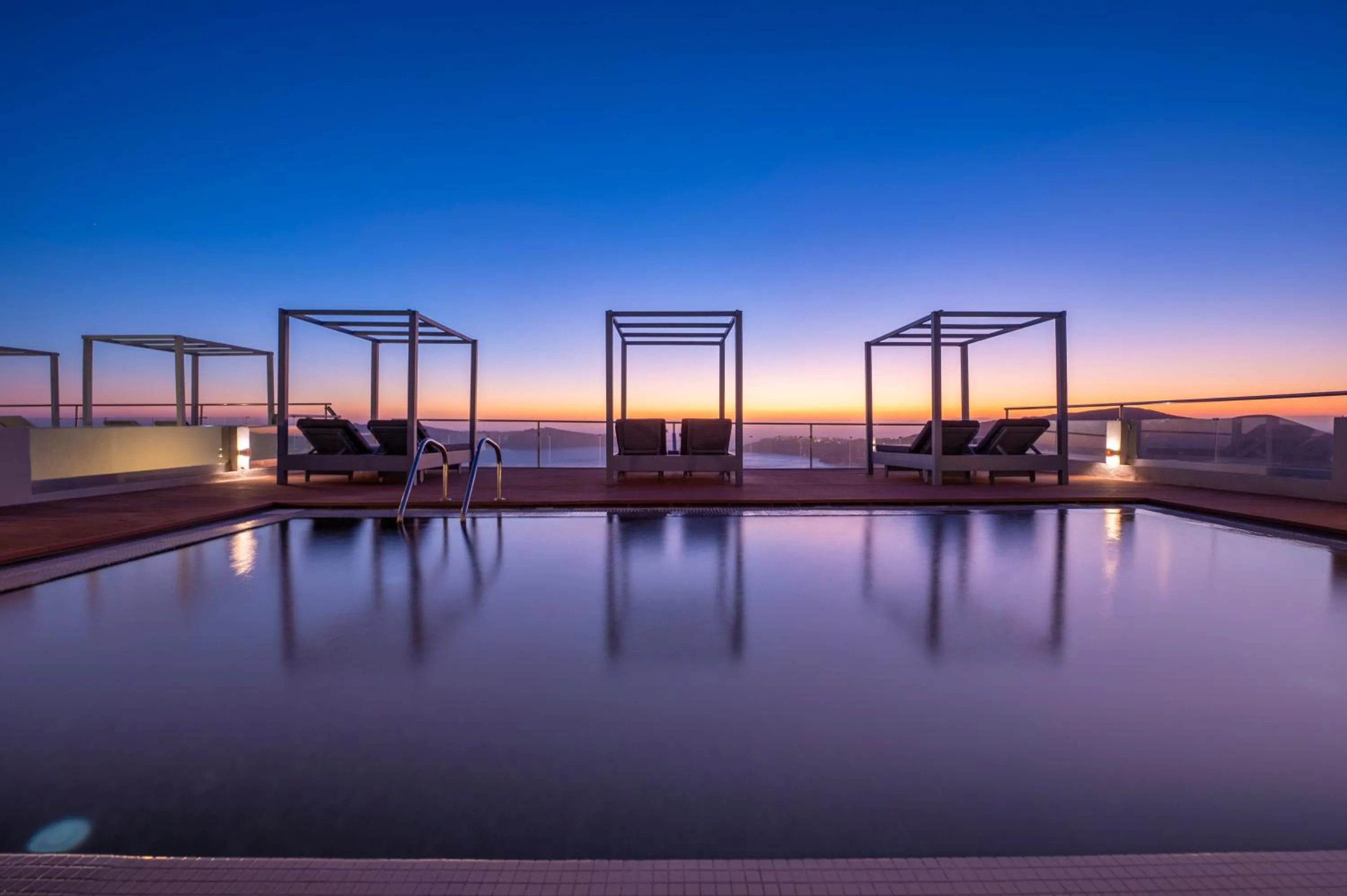 Swimming pool in Gizis Exclusive