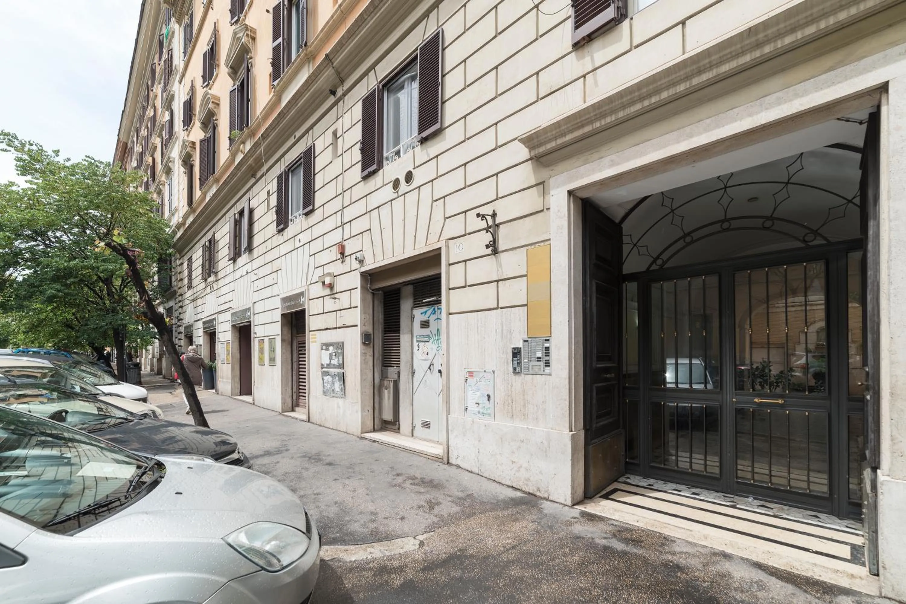 Facade/entrance in Residenza Sistina