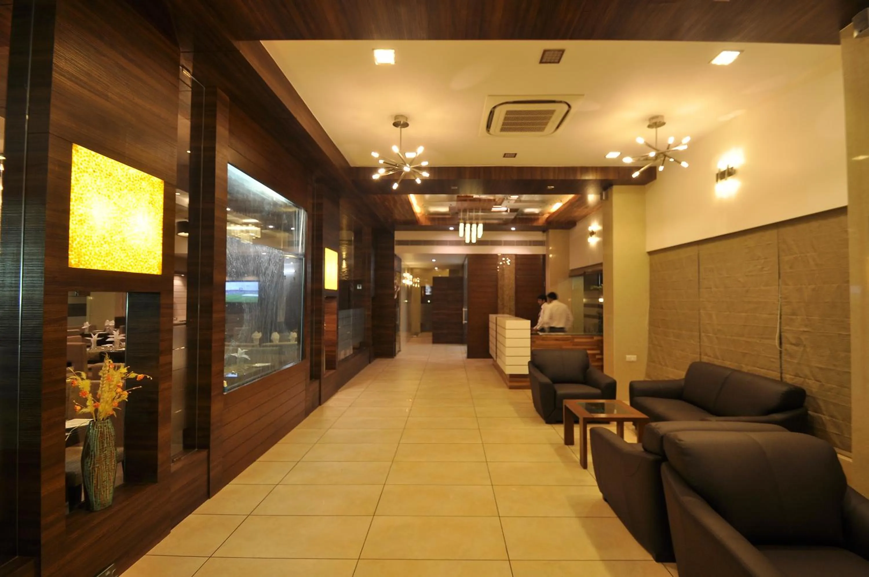 Other in Le Grande Residency -Unmarried Couples are not Allowed