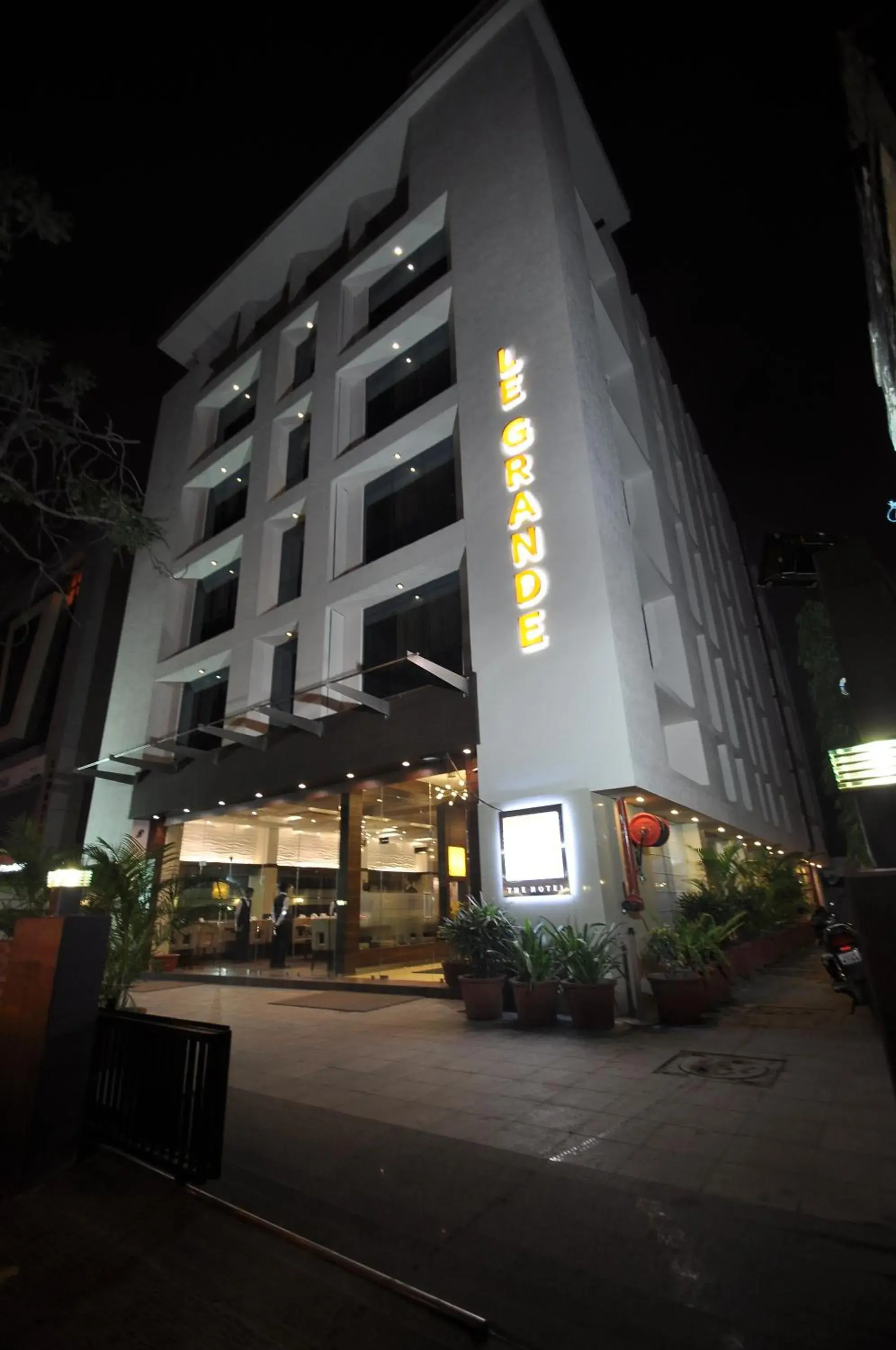 Le Grande Residency -Unmarried Couples are not Allowed Le Grande Residency -Unmarried Couples are not Allowed