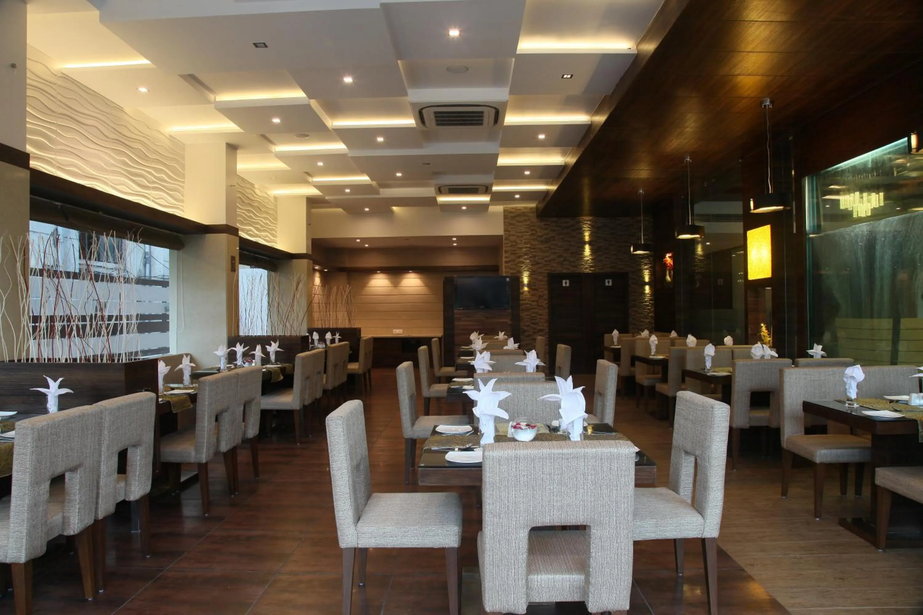 Restaurant/places to eat in Le Grande Residency -Unmarried Couples are not Allowed