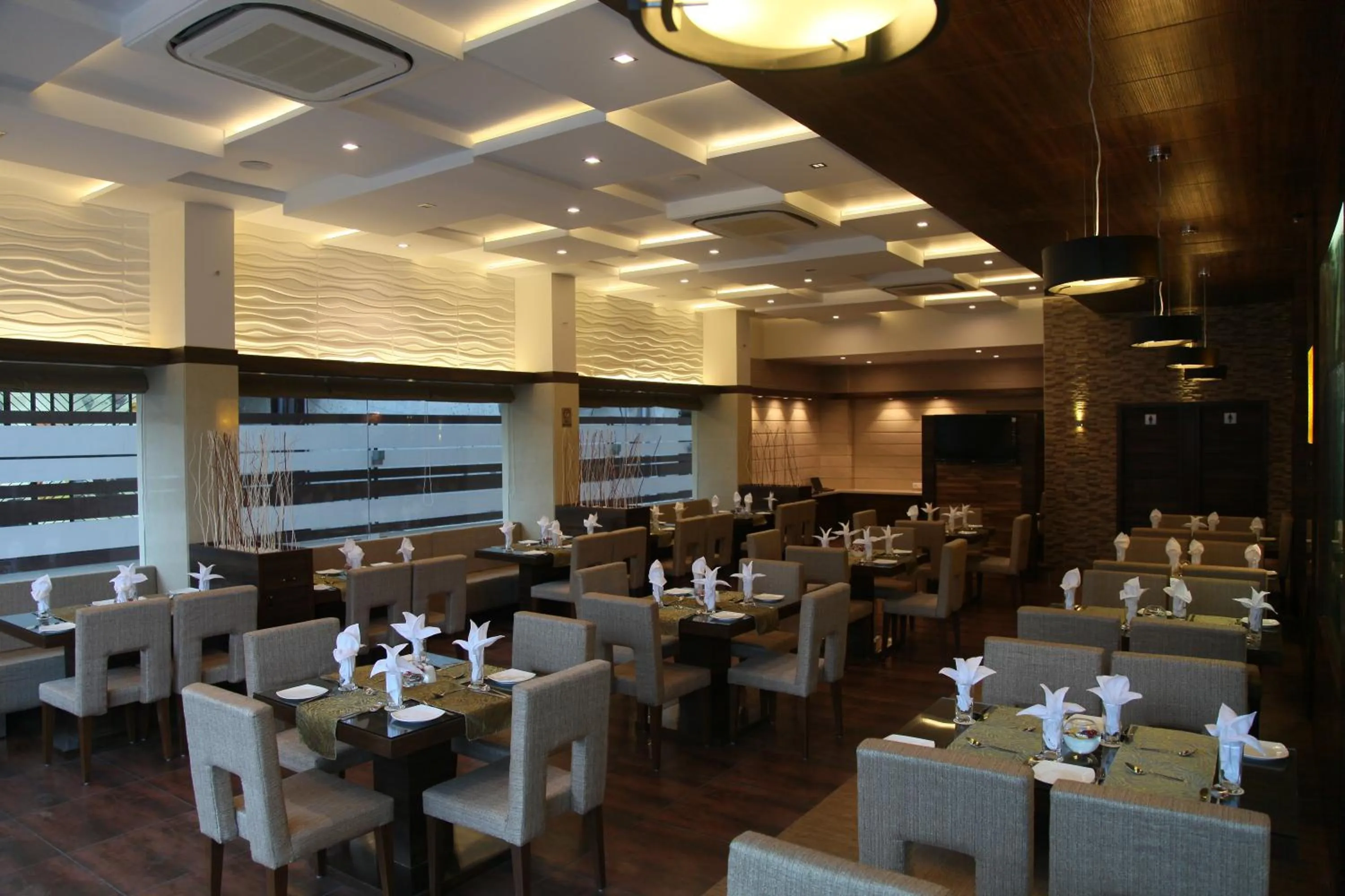 Restaurant/places to eat in Le Grande Residency -Unmarried Couples are not Allowed