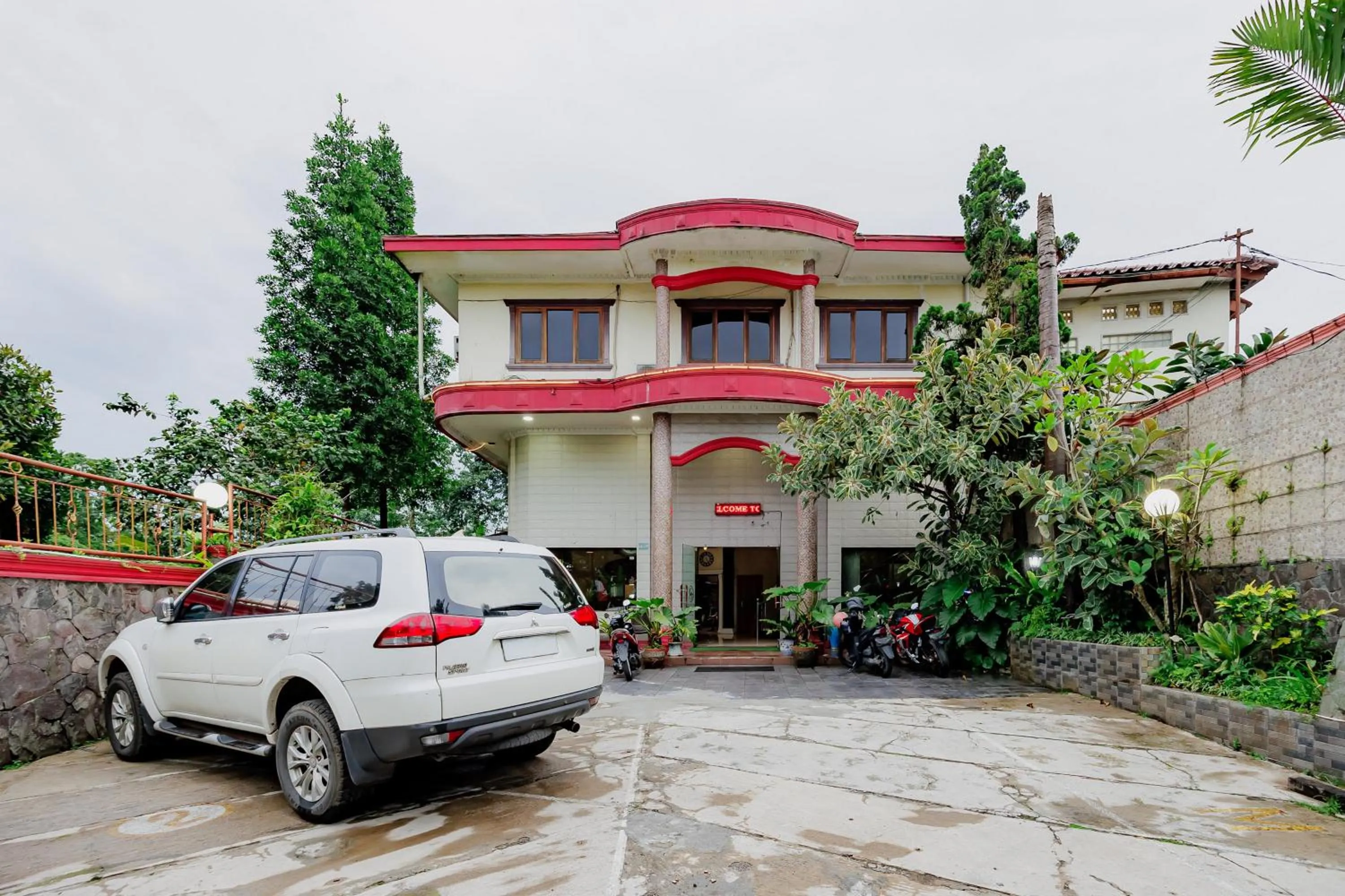 Facade/entrance in RedDoorz at Hotel Andalus Puncak