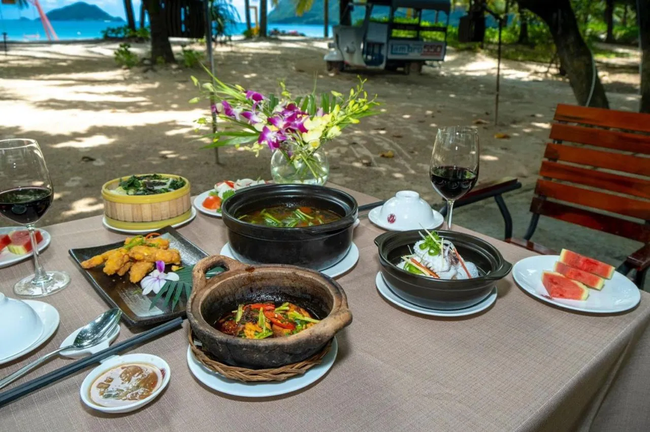 Restaurant/places to eat in Tan Son Nhat Con Dao Resort
